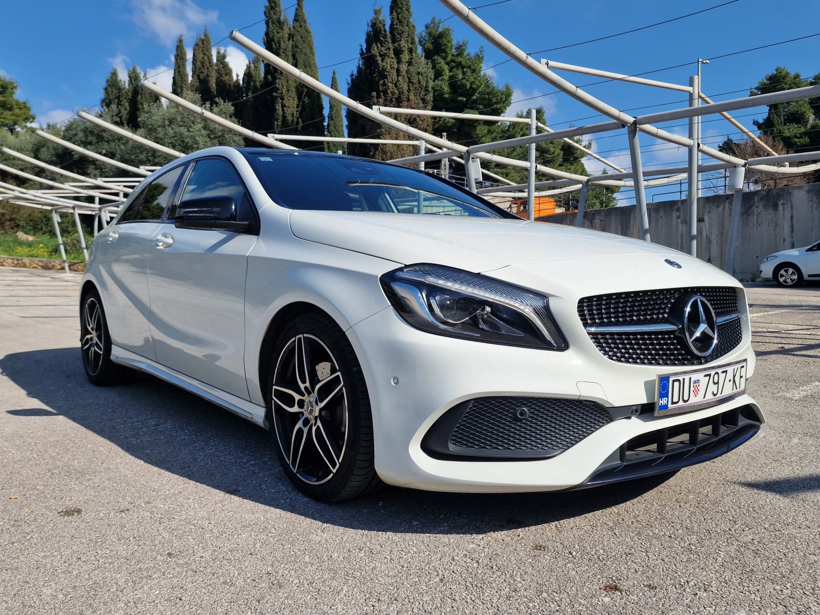 Mercedes-Benz A-klasa A 200d AMG automatik, pogled izvana - slika 1