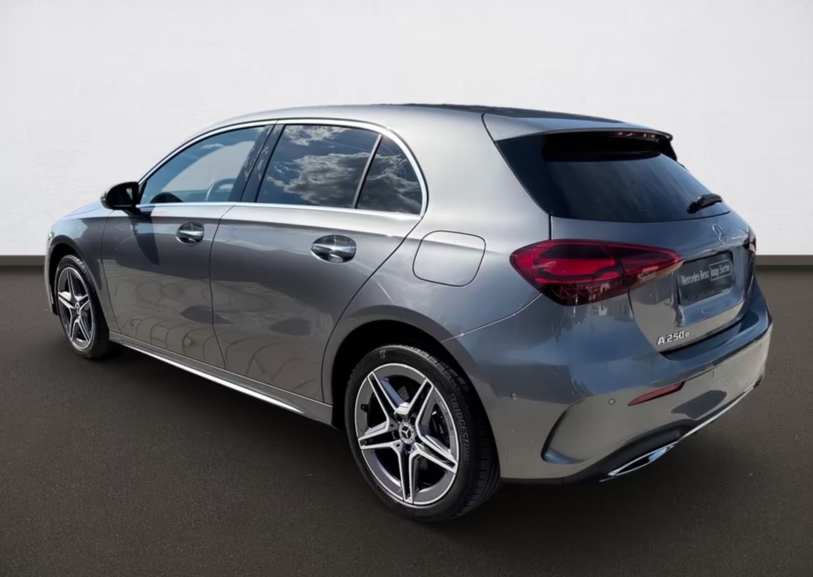 Mercedes-Benz A-klasa A 250e - AMG, AMBIENT, KAMERA, KEYLESS, fotografija 5