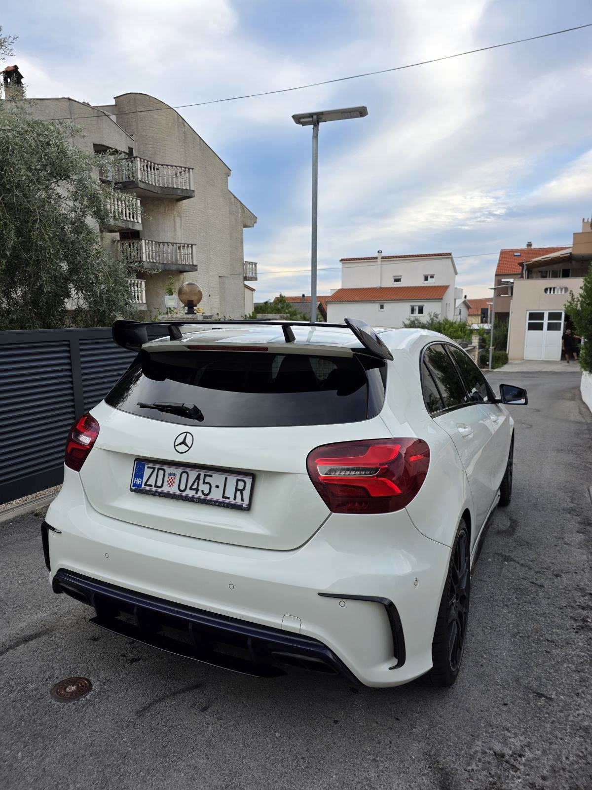 Mercedes-Benz A-klasa A 45 AMG - zamjena za jeftinije vozilo!!!!, pogled izvana - slika 1