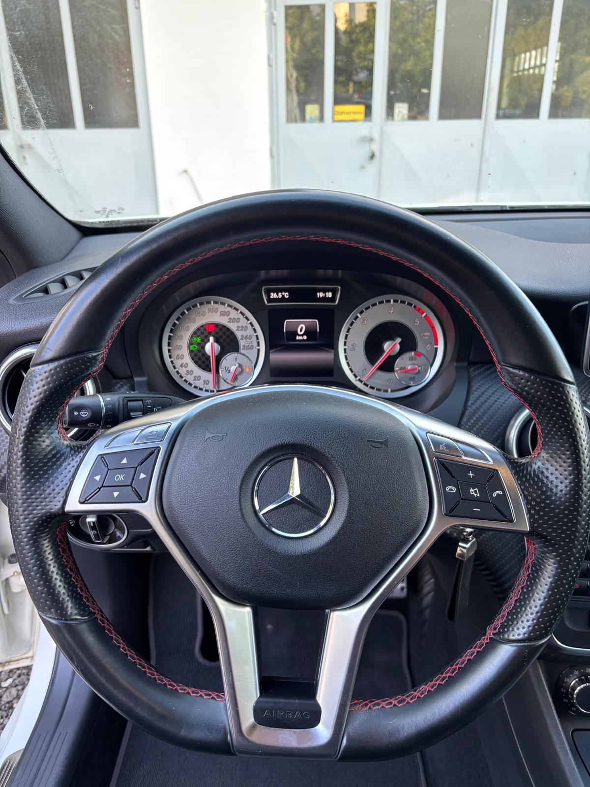 Mercedes-Benz A-klasa W176, fotografija 13