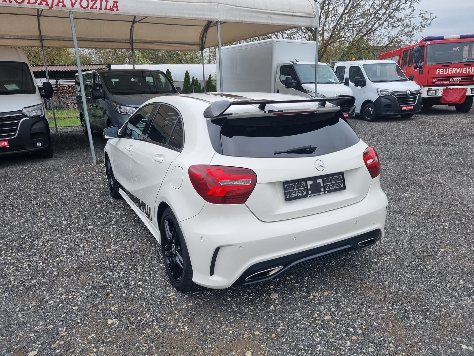 Mercedes-Benz A180 AMG, automatik, MAPIRAN, iznimnog zvuka i performan, fotografija 4
