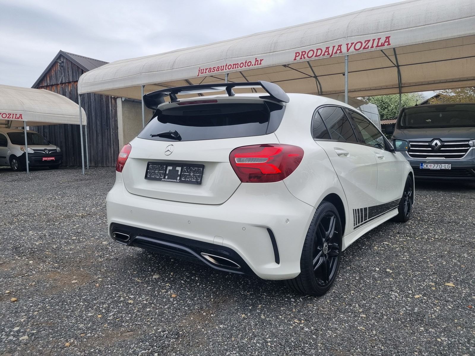 Mercedes-Benz A180 AMG, automatik, MAPIRAN, iznimnog zvuka i performan, fotografija 7