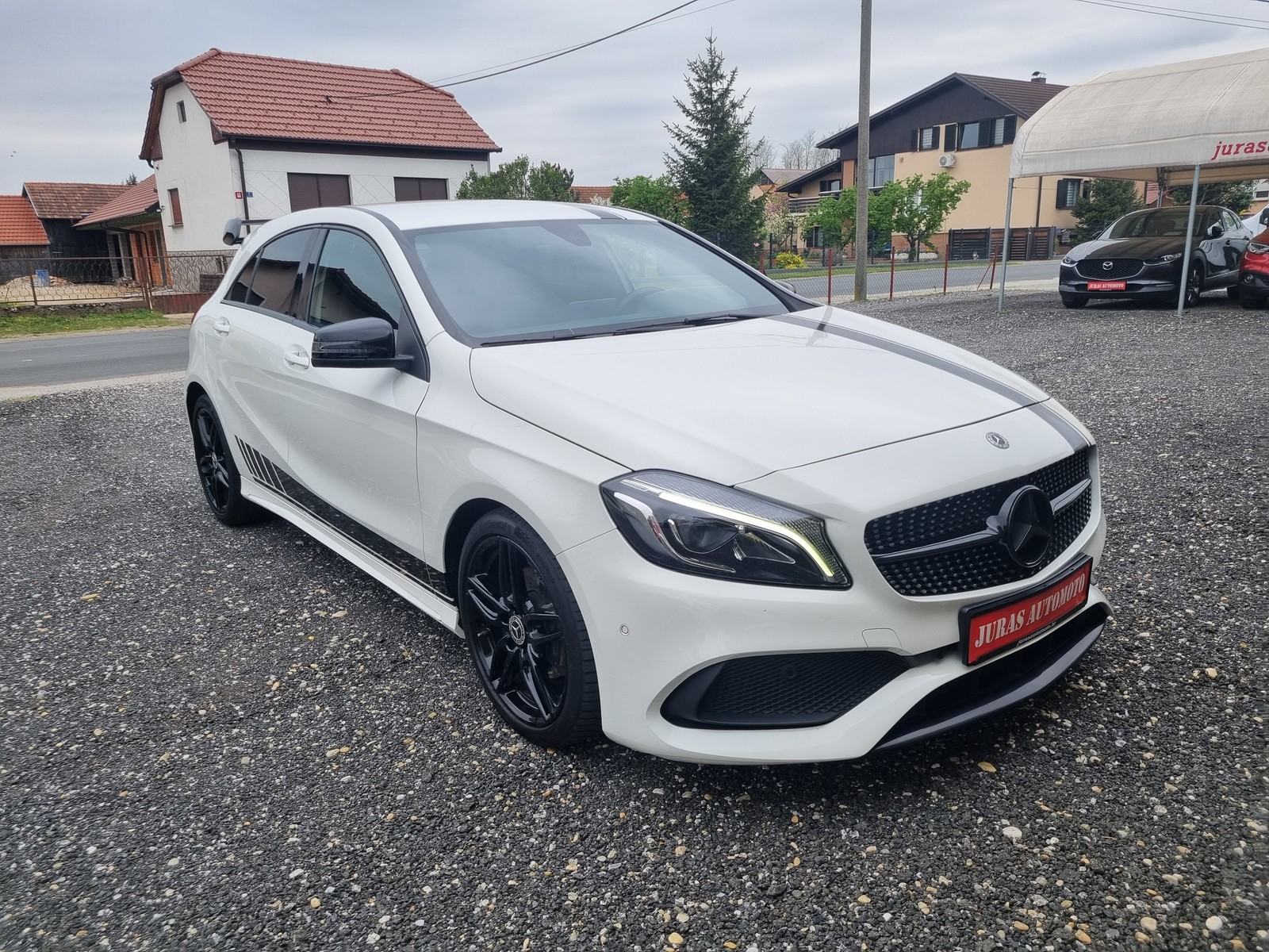 Mercedes-Benz A180 AMG, automatik, MAPIRAN, iznimnog zvuka i performan, fotografija 8