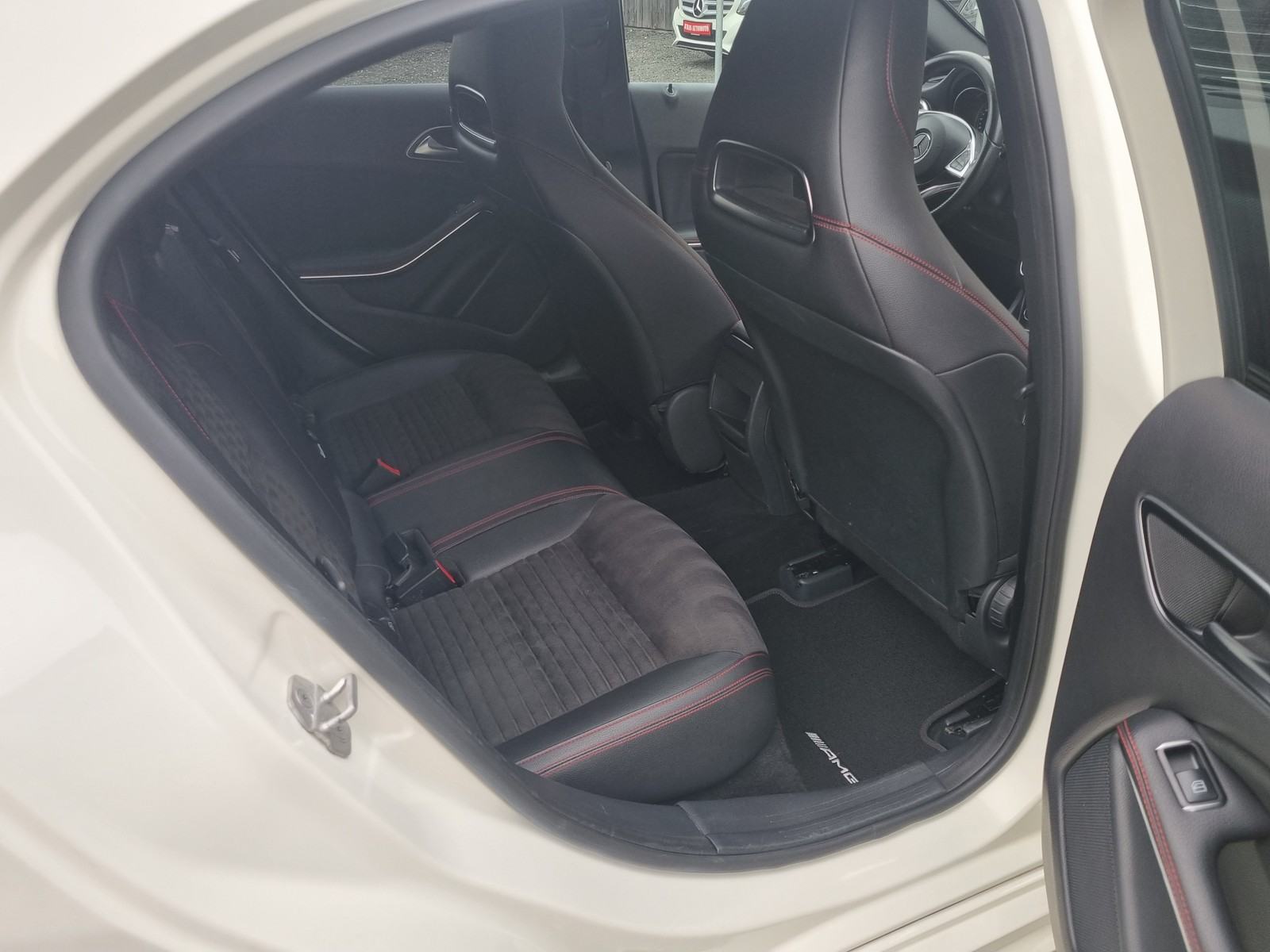 Mercedes-Benz A180 AMG, automatik, MAPIRAN, iznimnog zvuka i performan, fotografija 11