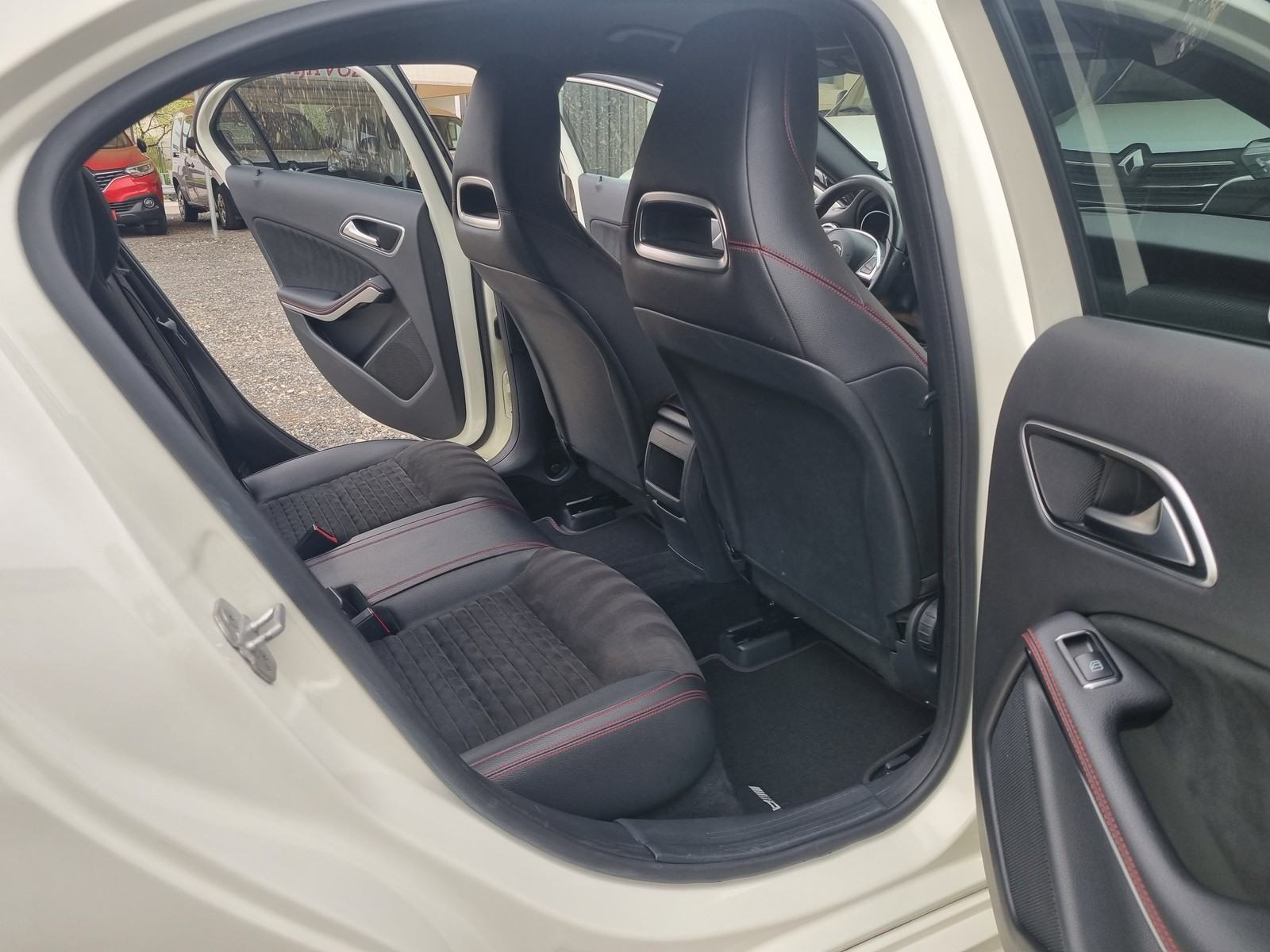 Mercedes-Benz A180 AMG, automatik, MAPIRAN, iznimnog zvuka i performan, fotografija 15
