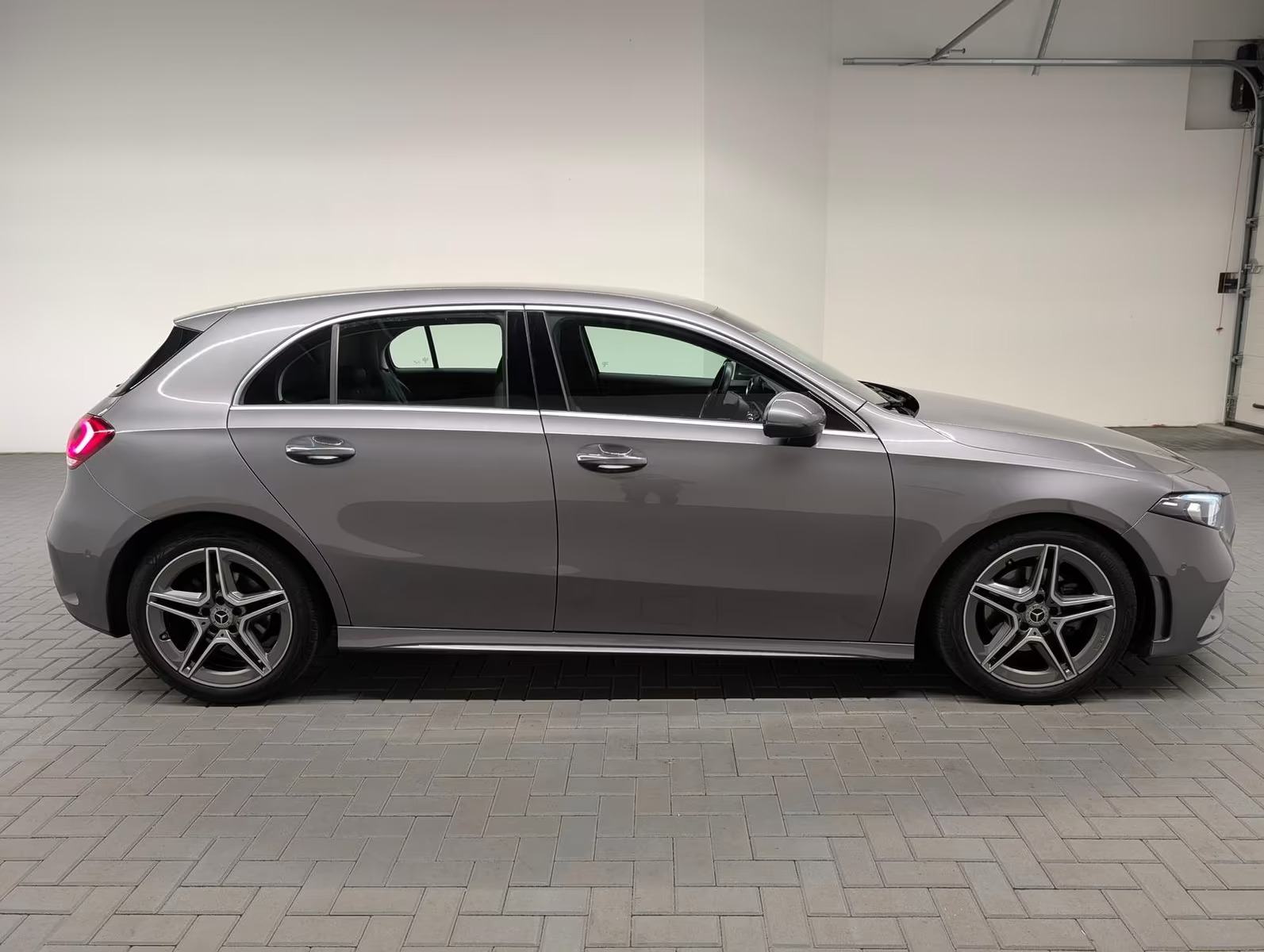 Mercedes-Benz A180 AMG * RJEŠAVAMO LEASING *, pogled izvana - slika 3