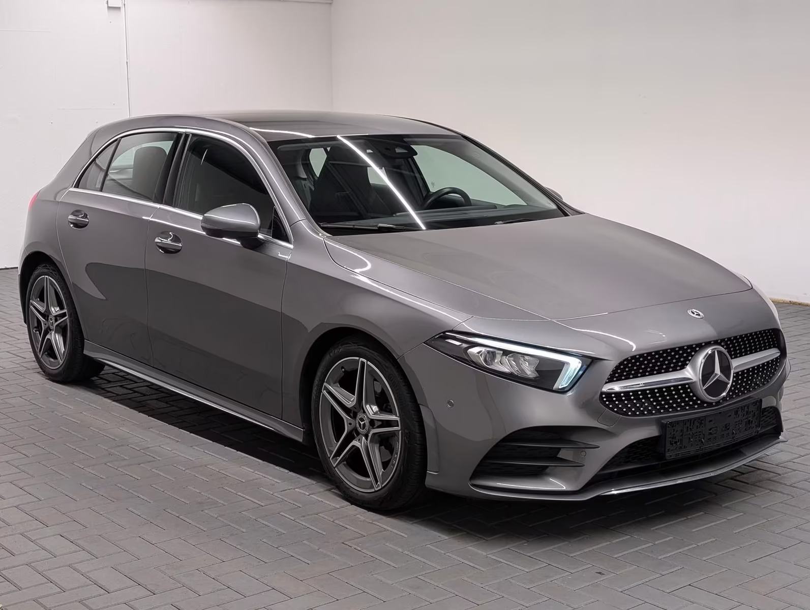 Mercedes-Benz A180 AMG * RJEŠAVAMO LEASING *, pogled izvana - slika 2