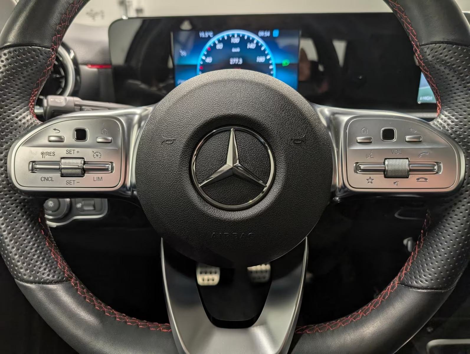Mercedes-Benz A180 AMG * RJEŠAVAMO LEASING *, fotografija 12
