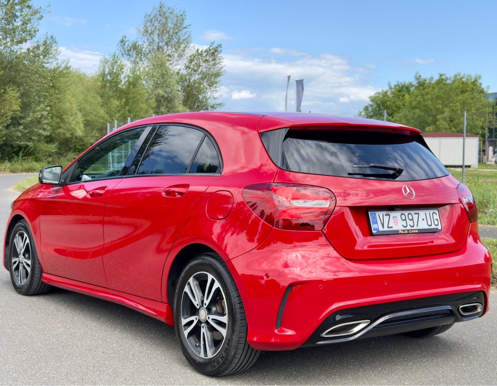 Mercedes-Benz A200d AMG | NAVI | KAMERA | REG 7/2027 | Besprijekoran!, fotografija 3