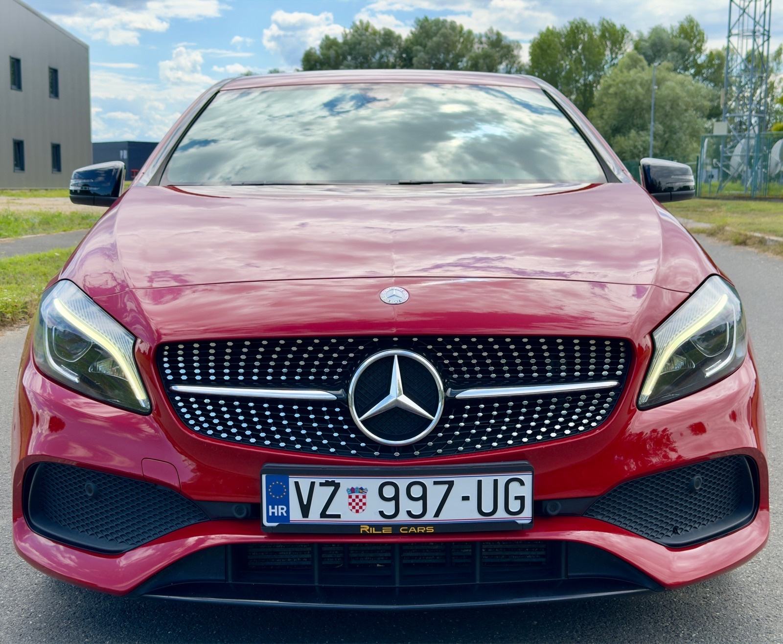 Mercedes-Benz A200d AMG | NAVI | KAMERA | REG 7/2027 | Besprijekoran!, fotografija 7