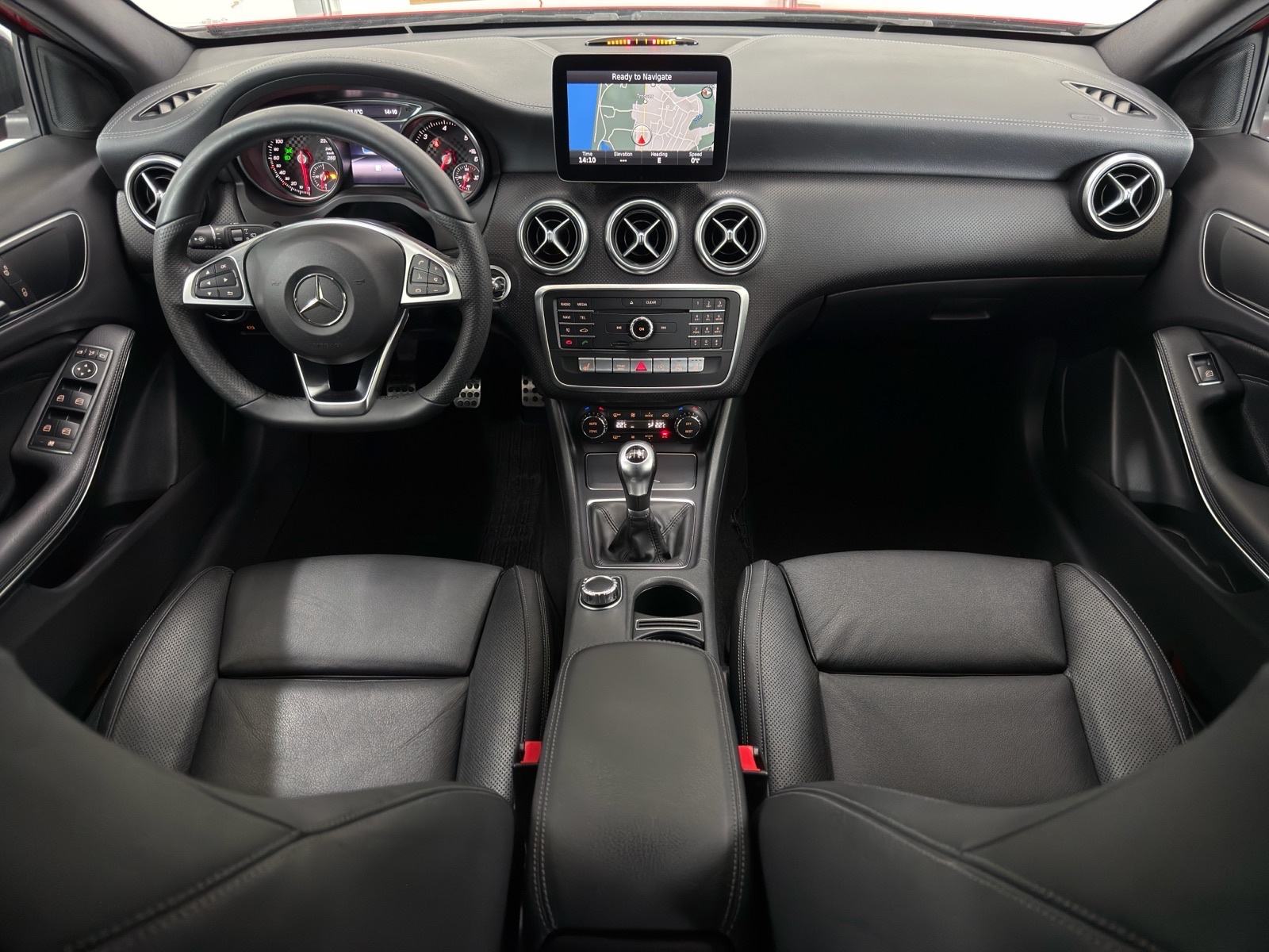 Mercedes-Benz A200d AMG | NAVI | KAMERA | REG 7/2027 | Besprijekoran!, fotografija 13