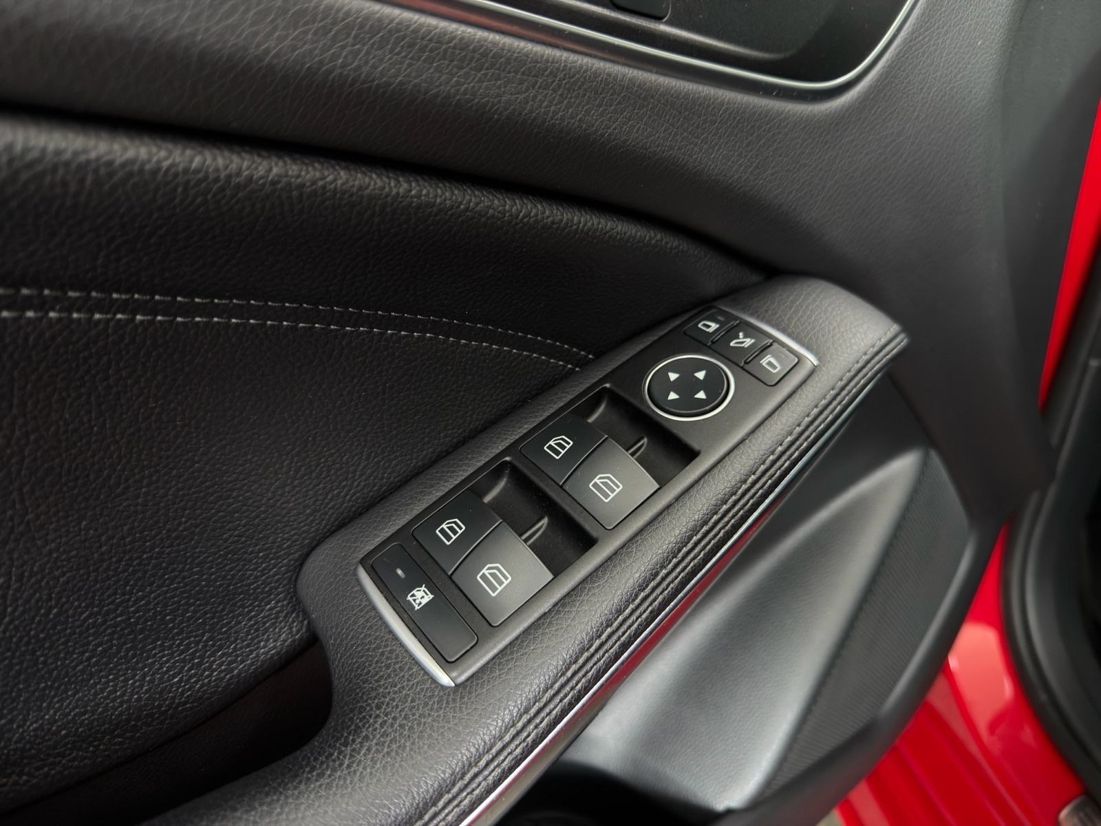 Mercedes-Benz A200d AMG | NAVI | KAMERA | REG 7/2027 | Besprijekoran!, fotografija 12