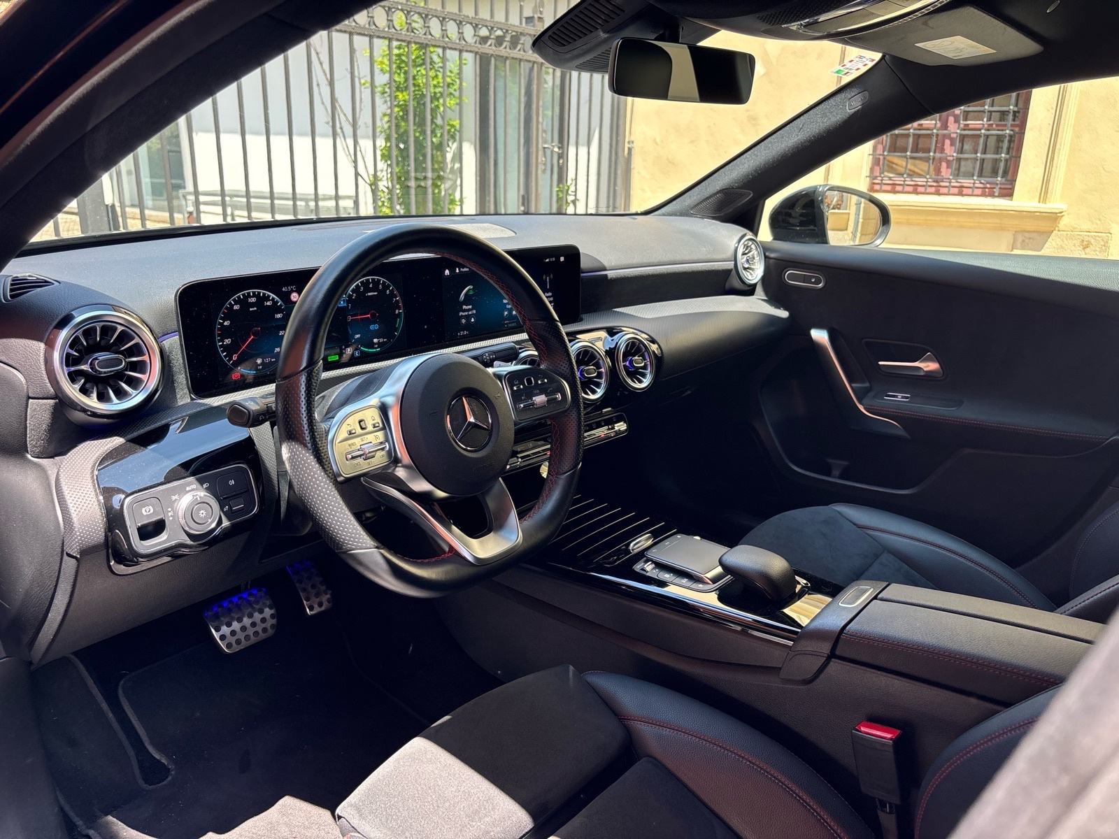 Mercedes-Benz A250e, AMG line, Tvornicka garancija, fotografija 9