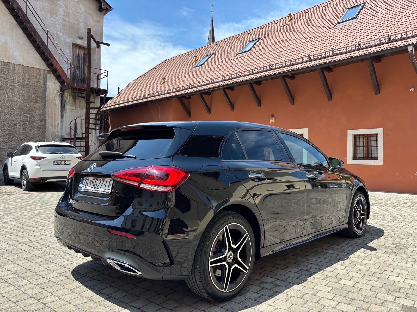 Mercedes-Benz A250e, AMG line, Tvornicka garancija, pogled izvana - slika 5