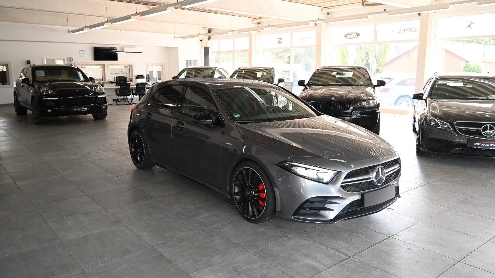 Mercedes-Benz A35 AMG 4M | 306KS | LED | NAVI | KAMERA | ALCANTARA, pogled izvana - slika 3
