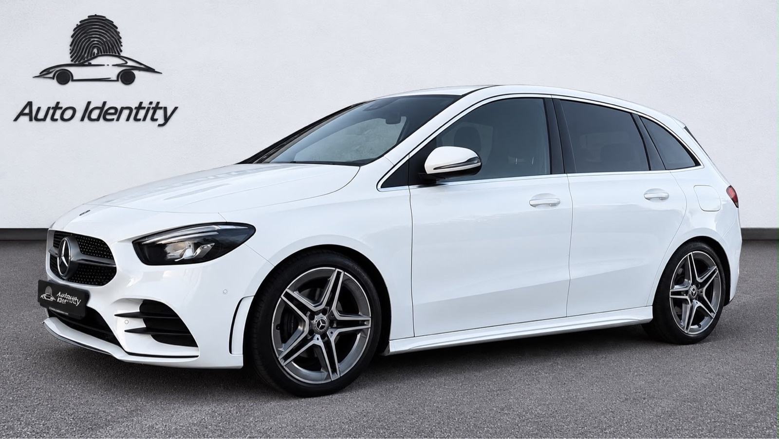 Mercedes-Benz AMG 180d HR vozilo, PDV – fotografija 1