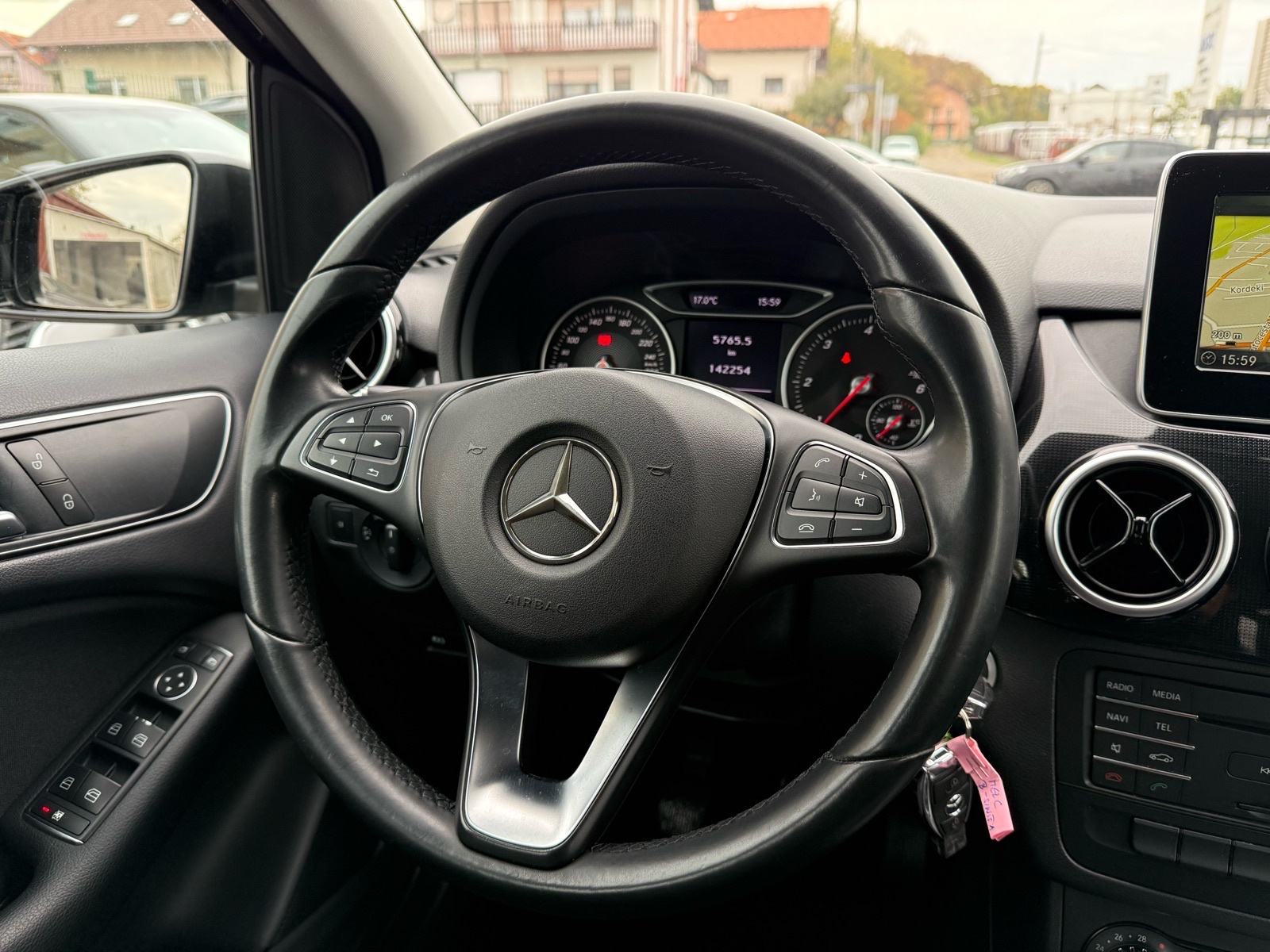 Mercedes-Benz B 180 CDI ***142.000km*** 1.Vlasnik, 2015.godina, fotografija 11