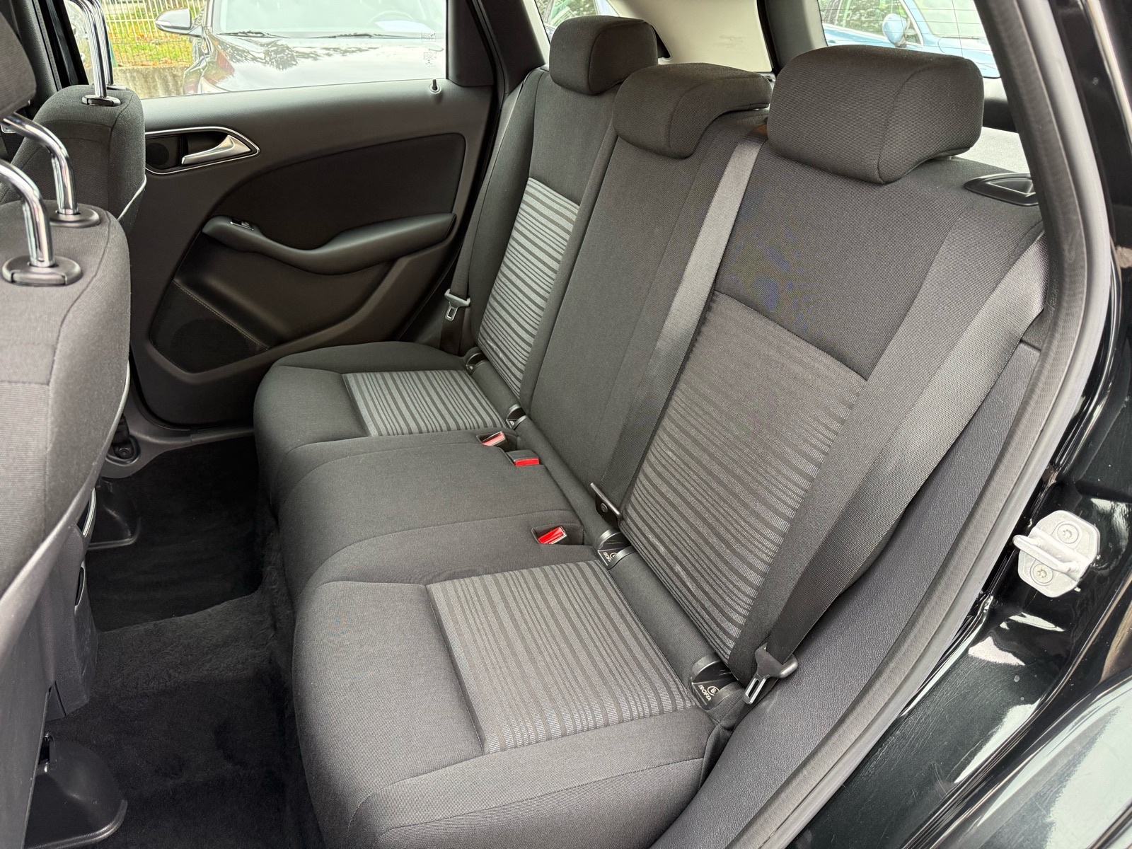 Mercedes-Benz B 180 CDI ***142.000km*** 1.Vlasnik, 2015.godina, fotografija 20