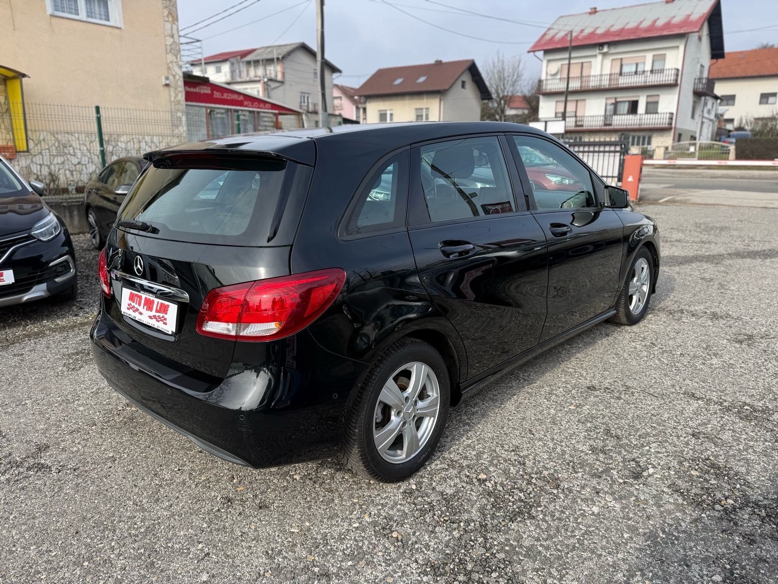 Mercedes-Benz B 180 CDI ***142.000km*** 1.Vlasnik, 2015.godina, fotografija 4