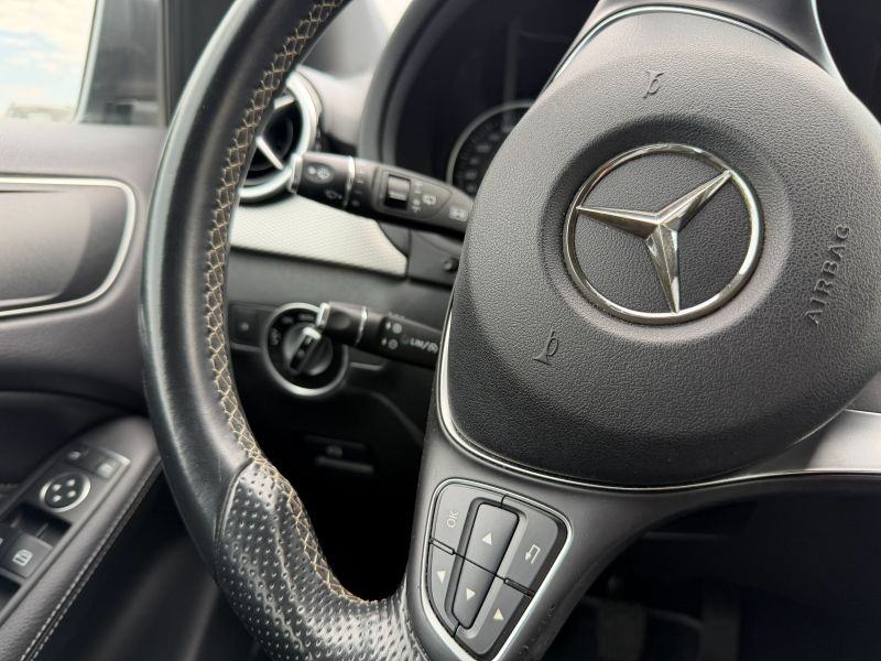 Mercedes-Benz B 180 d *EXCLUSIVE EDITON*LED SVJETLA*P.D.C*FULL, fotografija 16