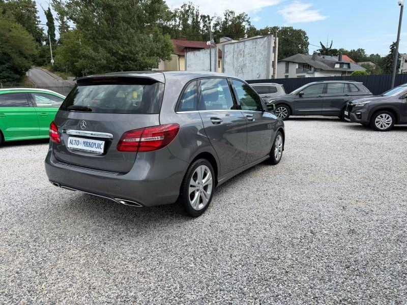 Mercedes-Benz B 180 d *EXCLUSIVE EDITON*LED SVJETLA*P.D.C*FULL, fotografija 6