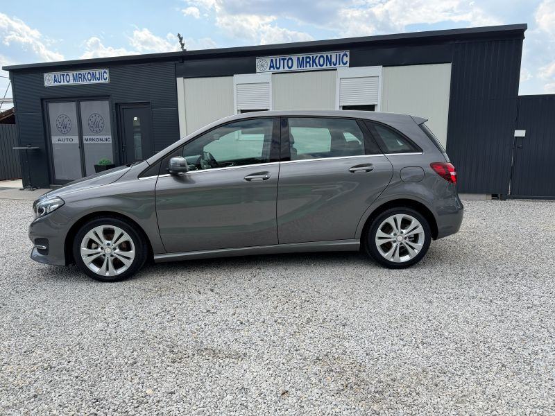 Mercedes-Benz B 180 d *EXCLUSIVE EDITON*LED SVJETLA*P.D.C*FULL, fotografija 7