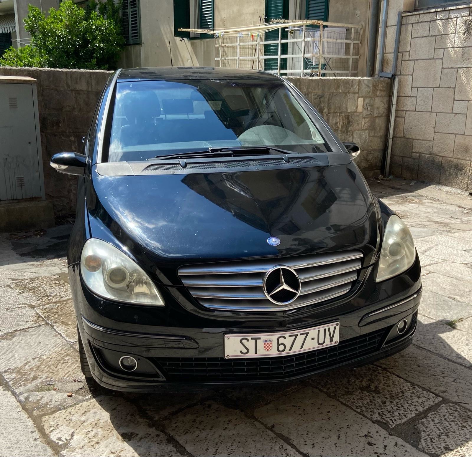 Mercedes-Benz B-klasa 150, pogled izvana - slika 1