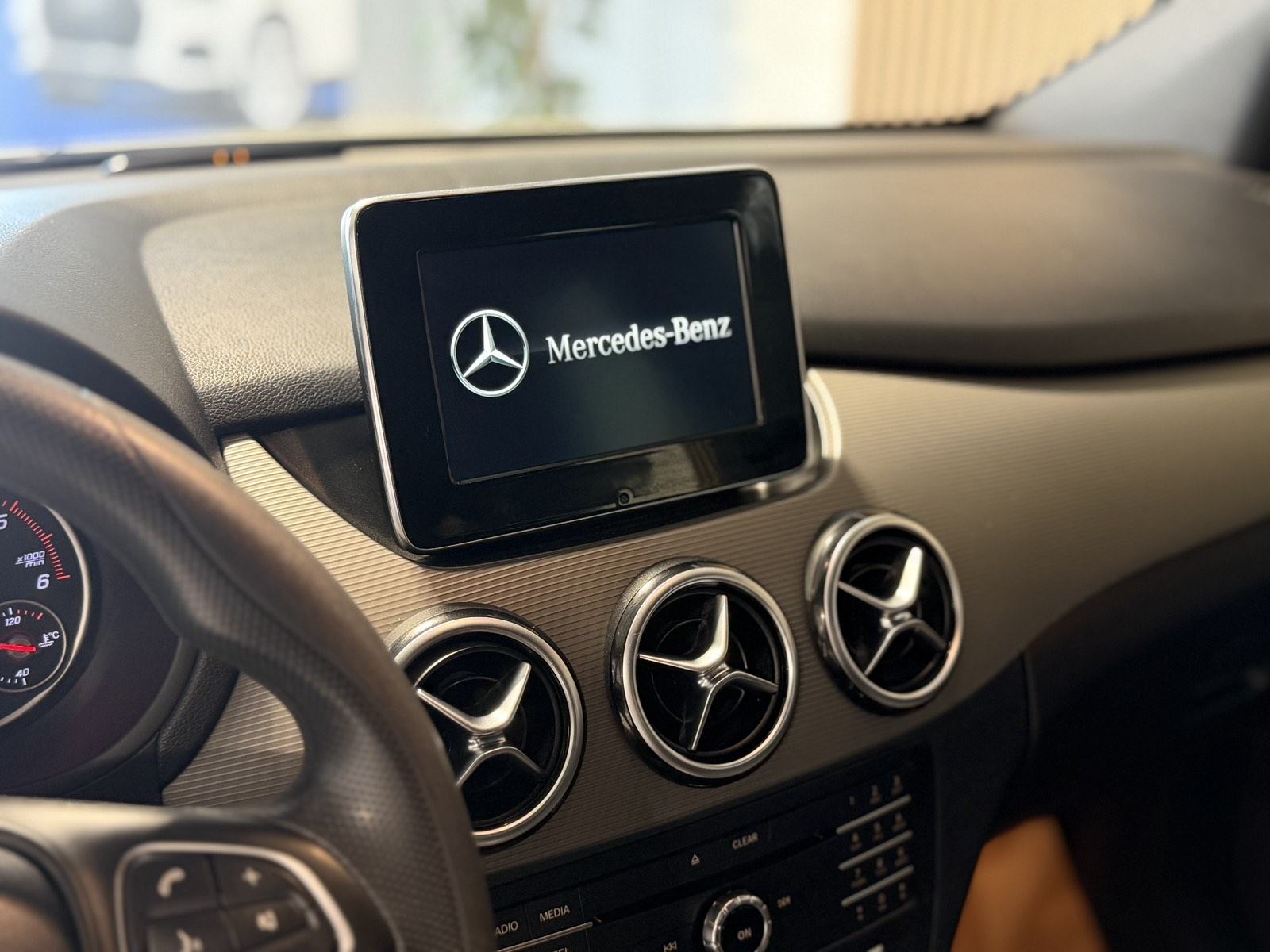 Mercedes-Benz B-klasa 160 CDI *NAVI - PDC - ALU 16''- 12MJ JAMSTVO*, fotografija 19