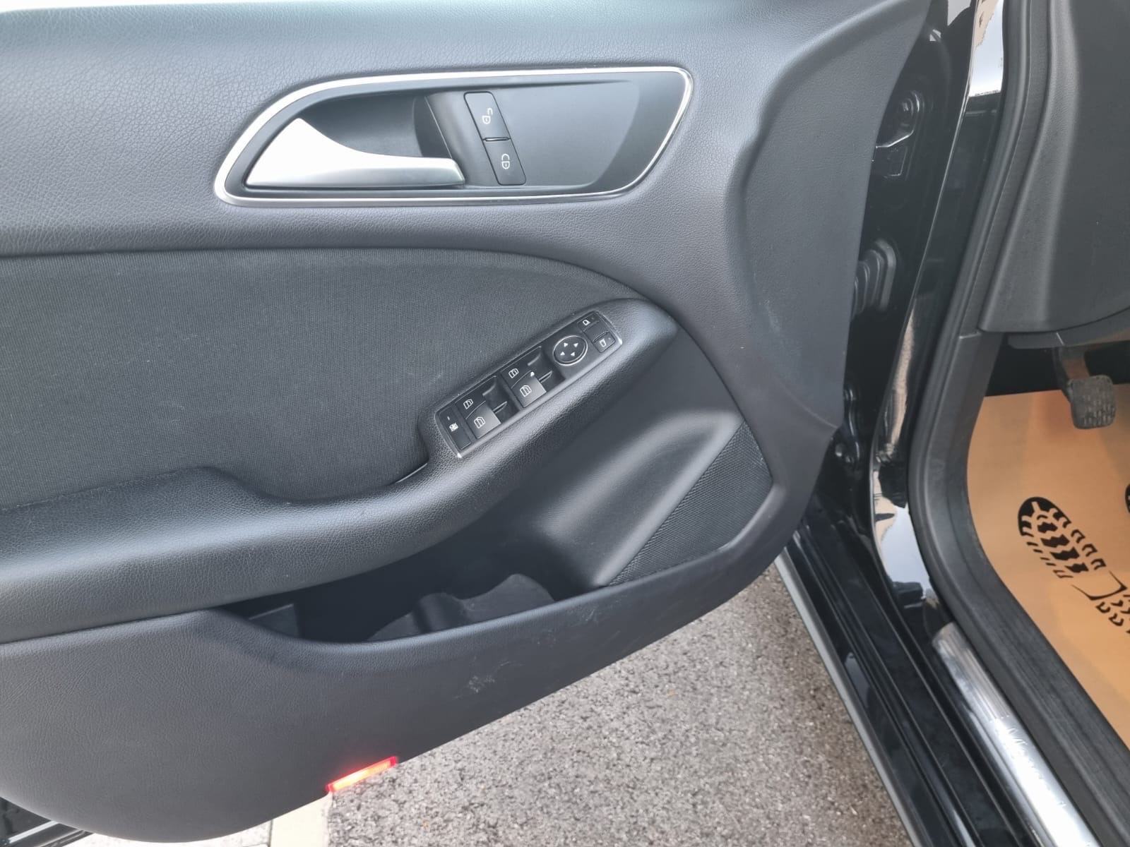 Mercedes-Benz B-klasa 160 CDI *PDC - NAVI - 12 MJ JAMSTVO*, fotografija 15