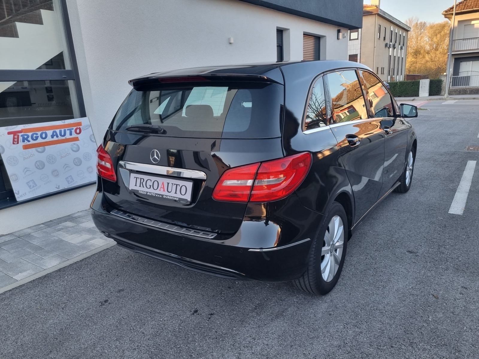 Mercedes-Benz B-klasa 160 CDI *PDC - NAVI - 12 MJ JAMSTVO*, fotografija 3