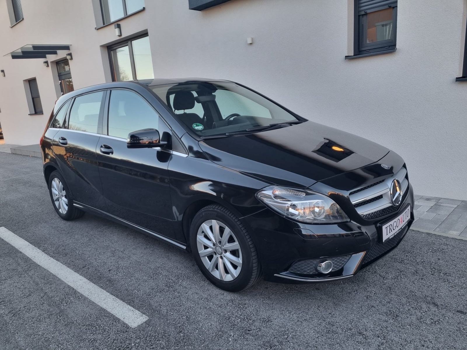 Mercedes-Benz B-klasa 160 CDI *PDC - NAVI - 12 MJ JAMSTVO*, fotografija 2
