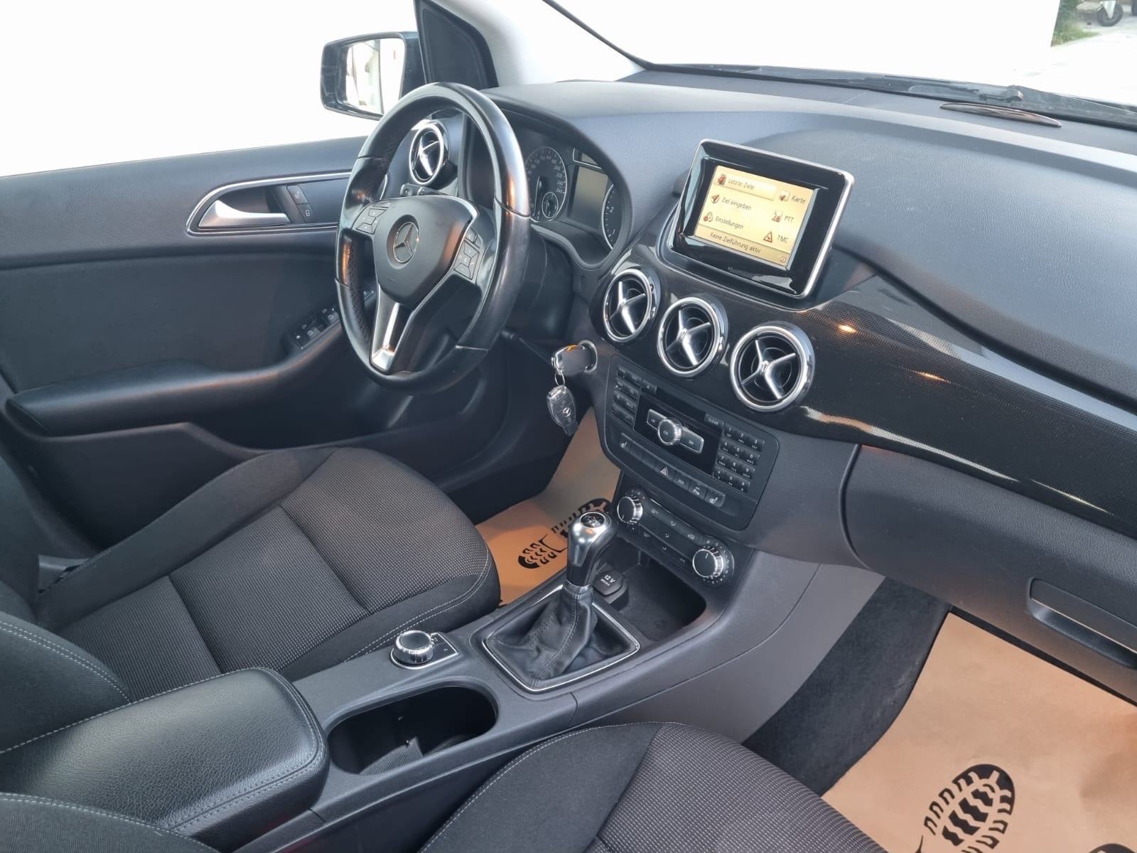 Mercedes-Benz B-klasa 160 CDI *PDC - NAVI - 12 MJ JAMSTVO*, fotografija 12