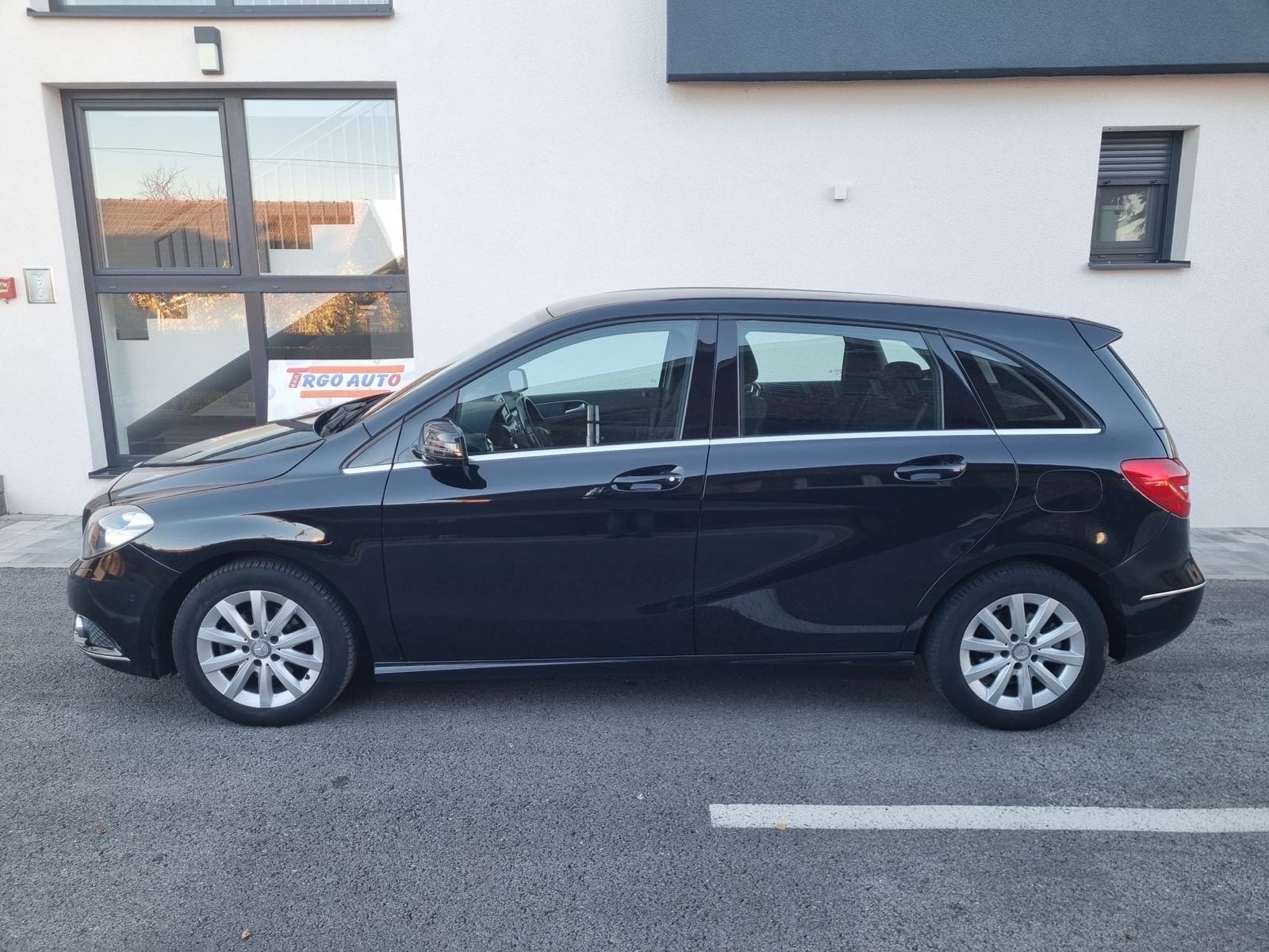 Mercedes-Benz B-klasa 160 CDI *PDC - NAVI - 12 MJ JAMSTVO*, fotografija 6