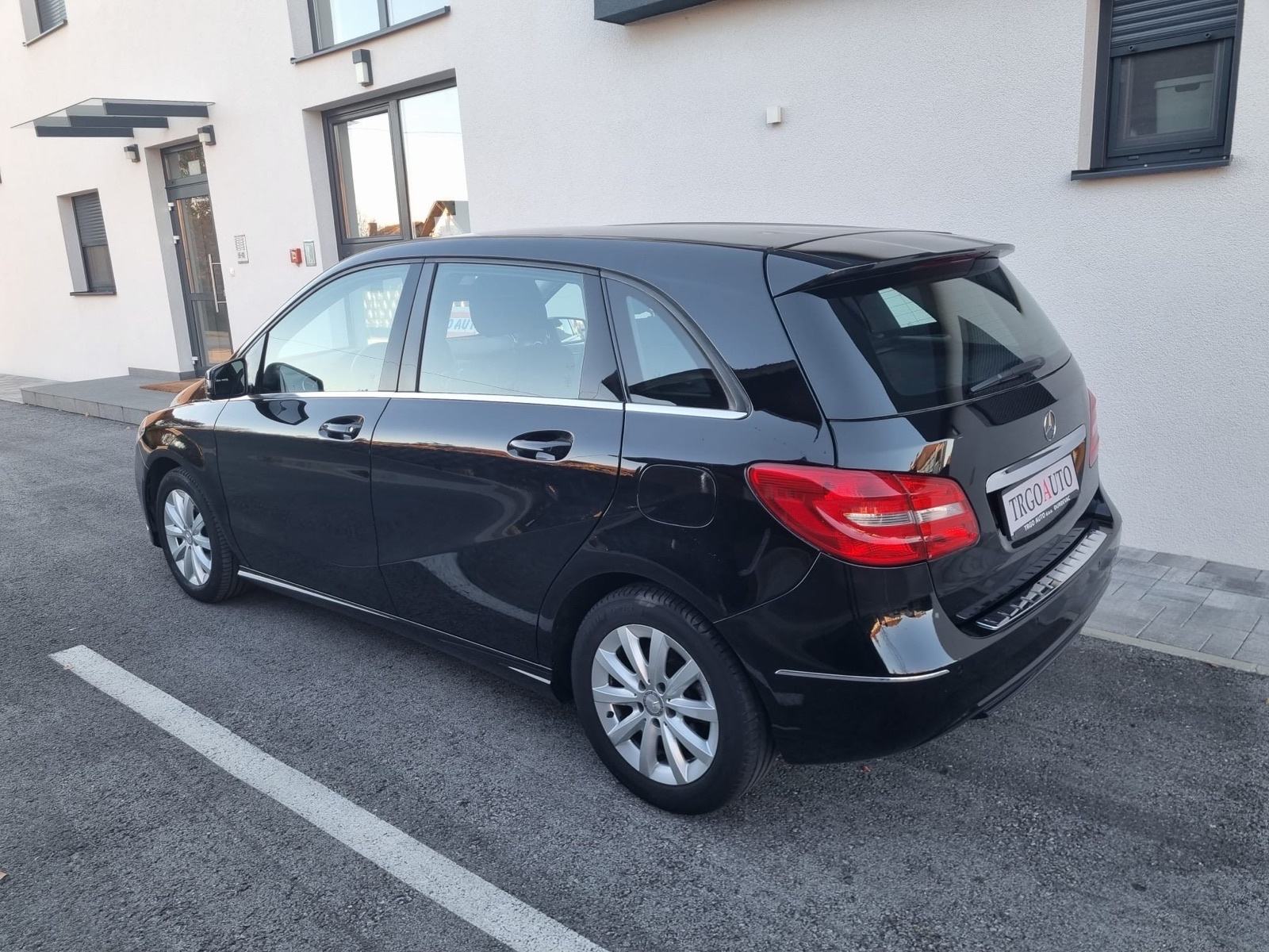 Mercedes-Benz B-klasa 160 CDI *PDC - NAVI - 12 MJ JAMSTVO*, fotografija 5