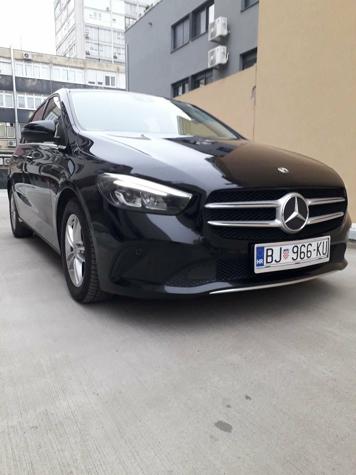 Mercedes-Benz B-klasa 180 automatik 2020 god., fotografija 2