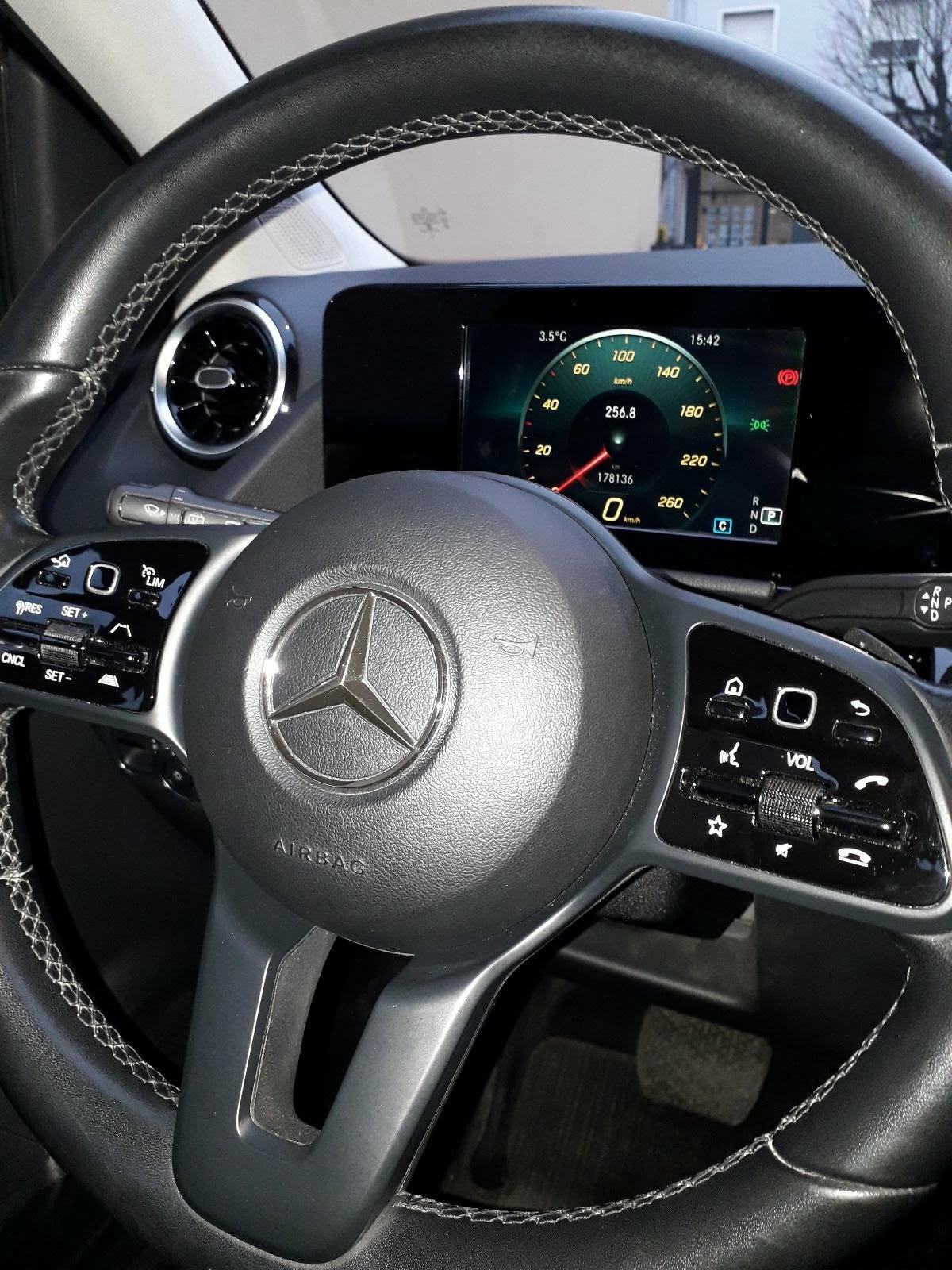 Mercedes-Benz B-klasa 180 automatik 2020 god., fotografija 7