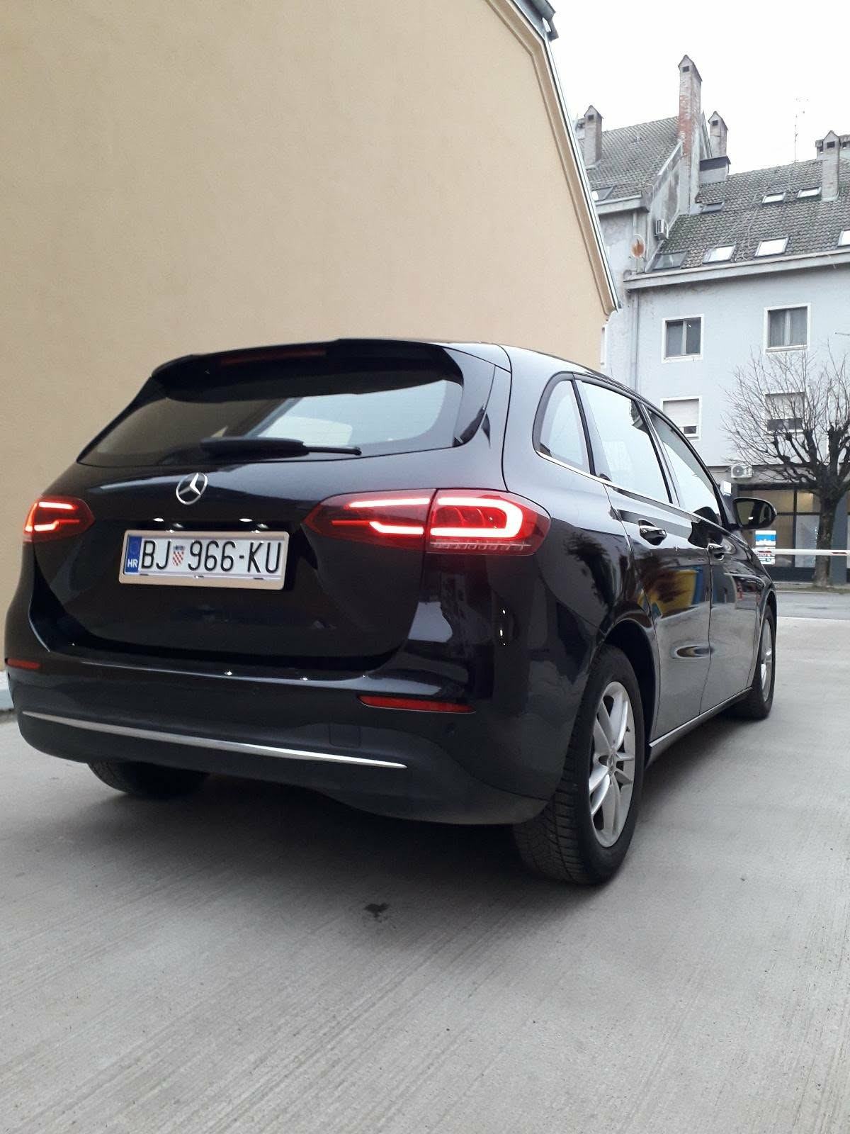 Mercedes-Benz B-klasa 180 automatik 2020 god., fotografija 3