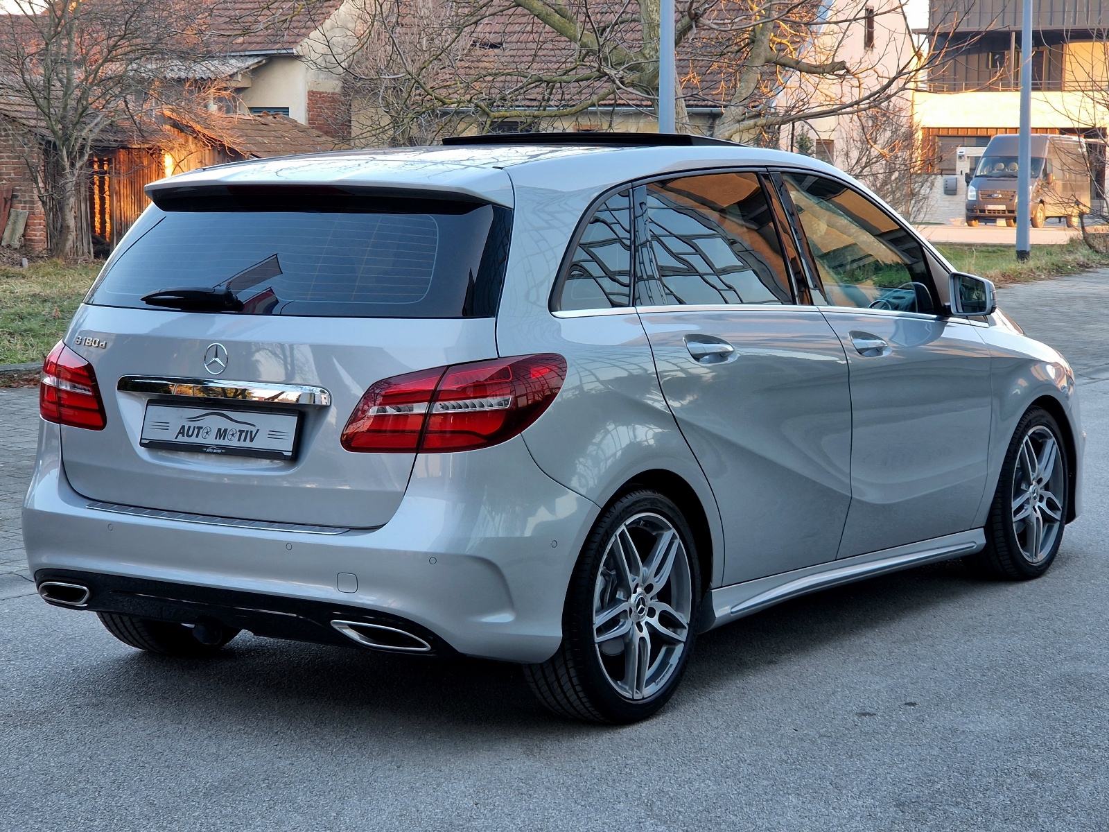 MERCEDES-BENZ B-KLASA 180 CDI AMG - *PRVI VLASNIK - SERVISNA KNJIGA**, fotografija 6