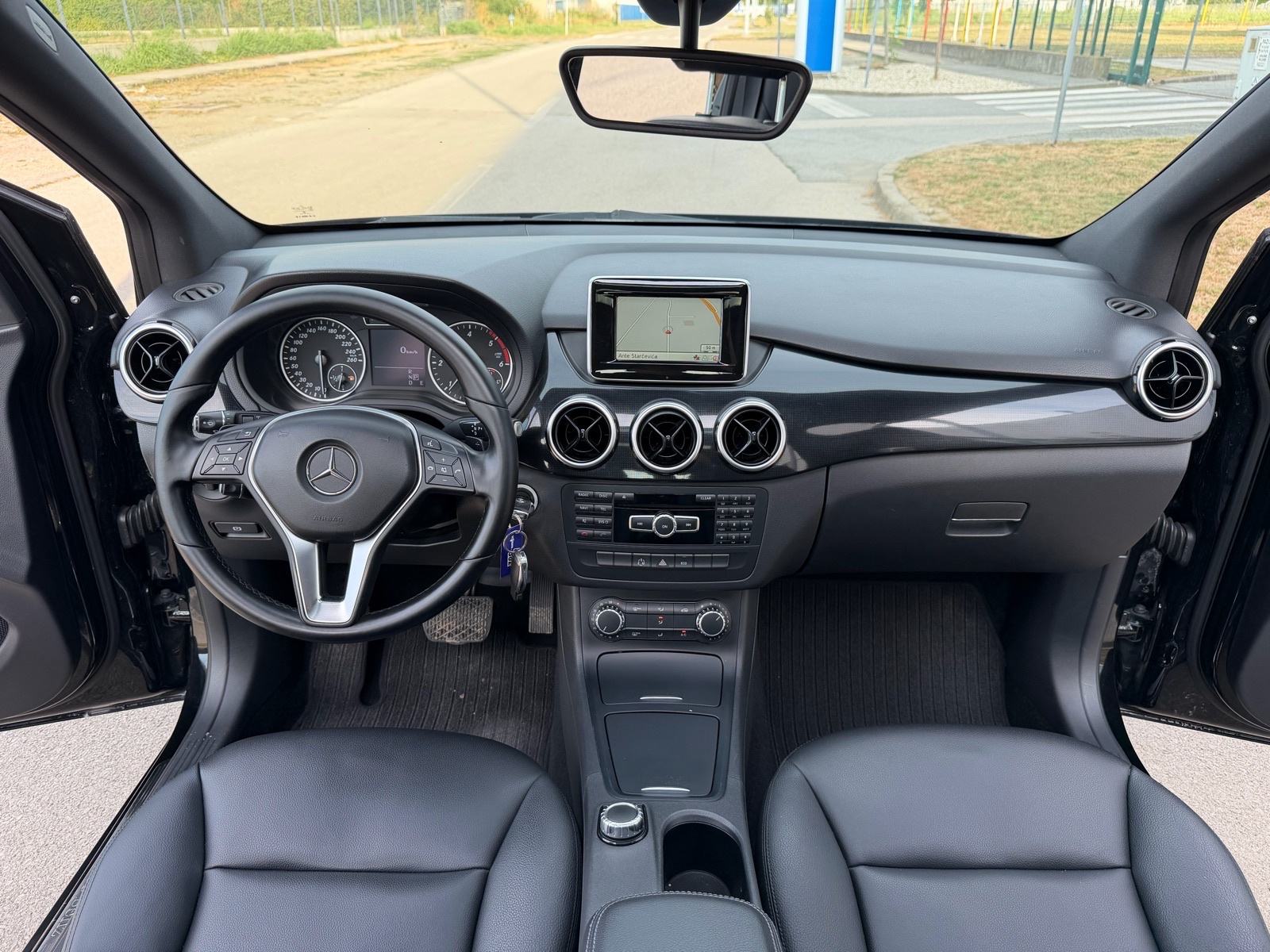 Mercedes-Benz B-klasa 180 CDI automatik panorama, fotografija 13