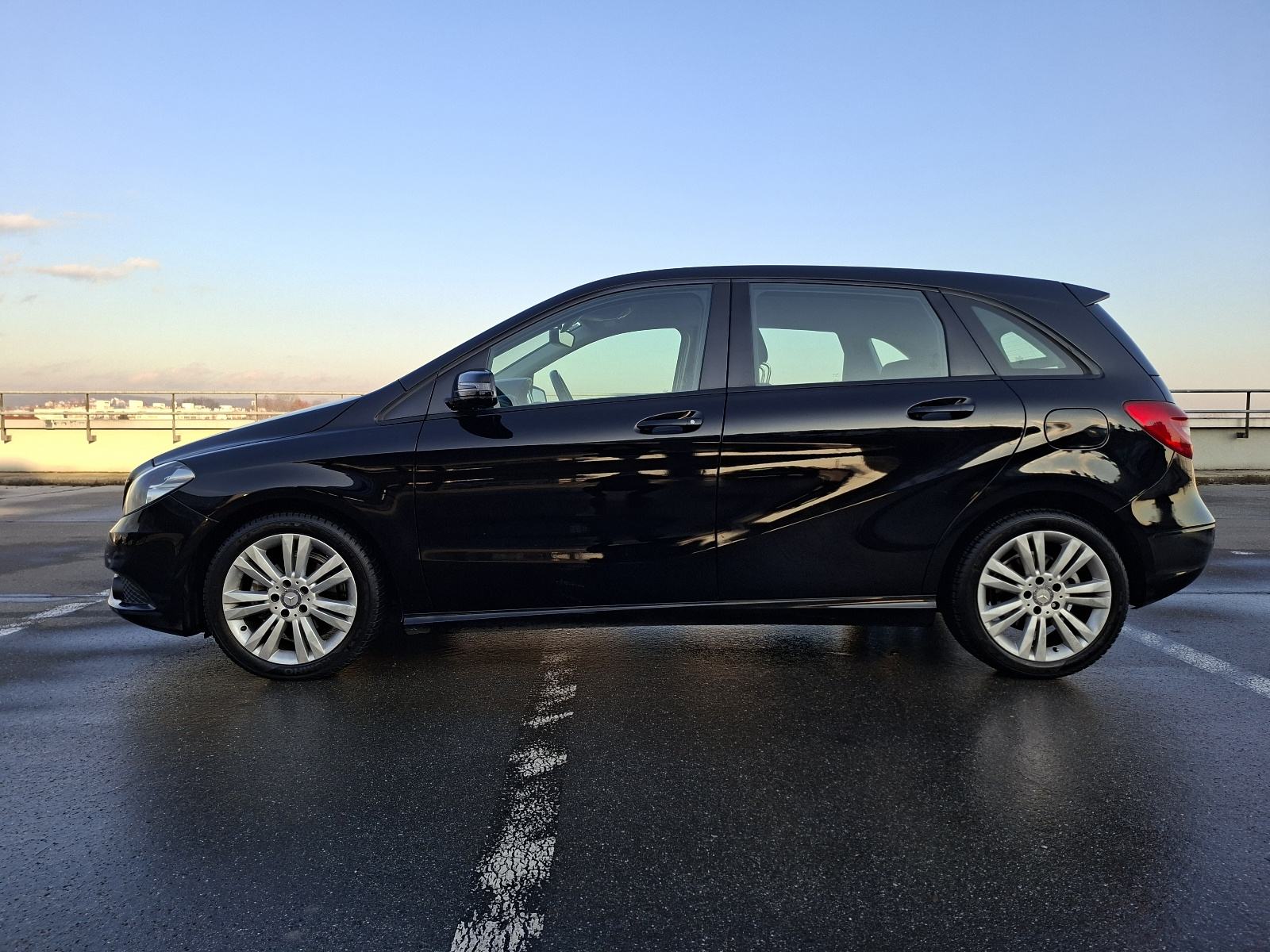 Mercedes-Benz B-klasa 180 CDI Samo 142.000km 7G Automatik, pogled izvana - slika 4