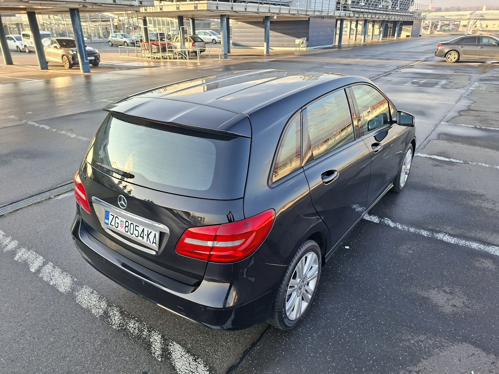 Mercedes-Benz B-klasa 180 CDI Samo 142.000km 7G Automatik, pogled izvana - slika 1