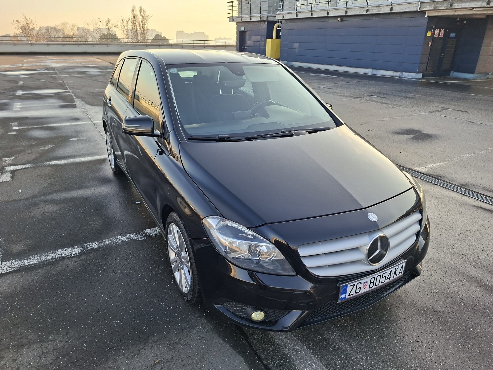 Mercedes-Benz B-klasa 180 CDI Samo 142.000km 7G Automatik, pogled izvana - slika 2