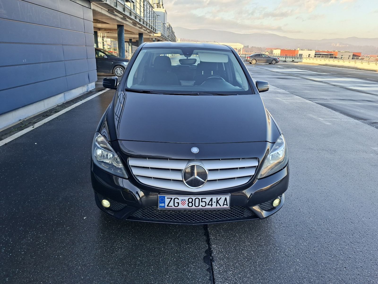 Mercedes-Benz B-klasa 180 CDI Samo 142.000km 7G Automatik, pogled izvana - slika 3