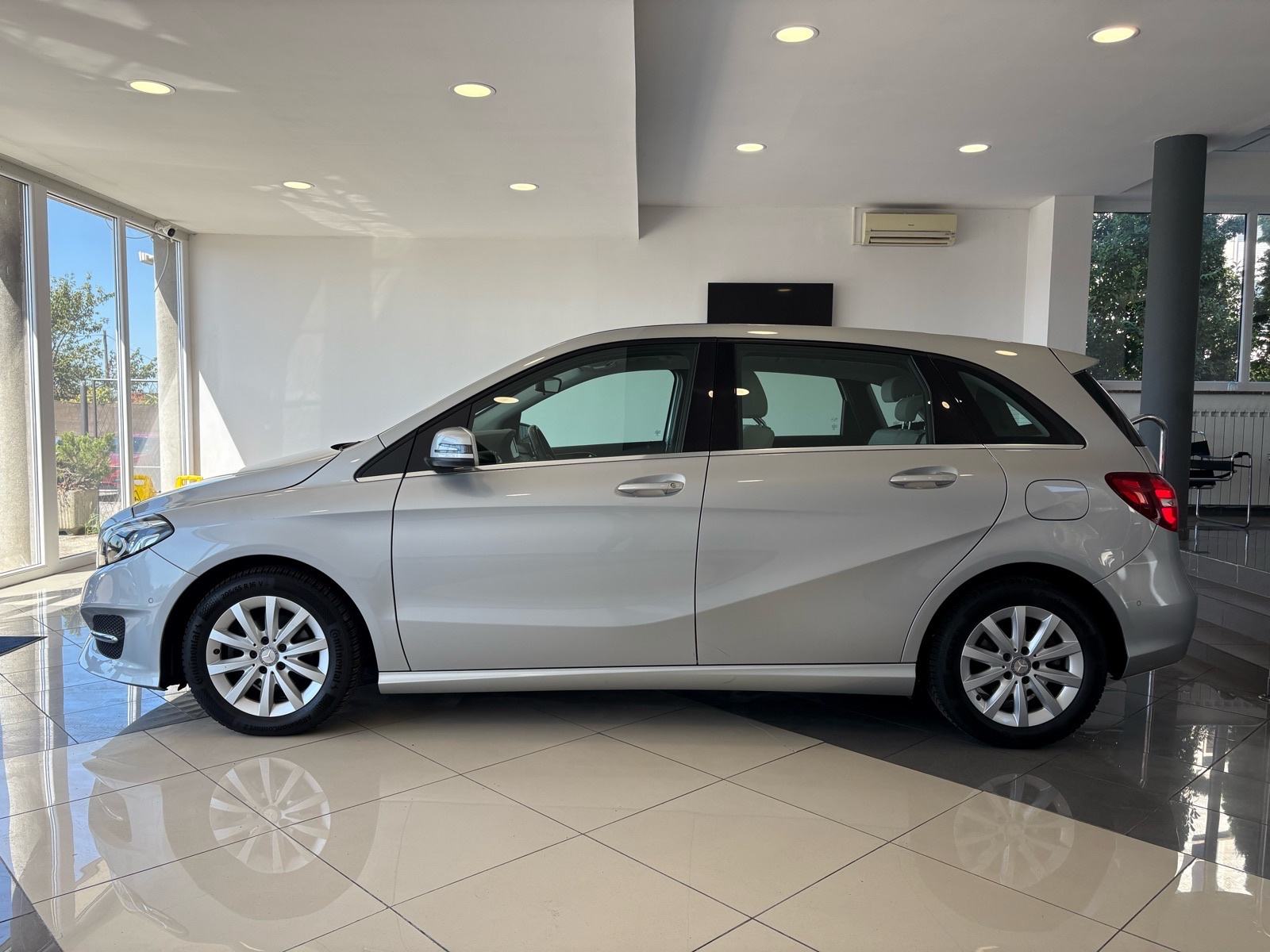 Mercedes-Benz B-klasa 180 CDI Executive, fotografija 20