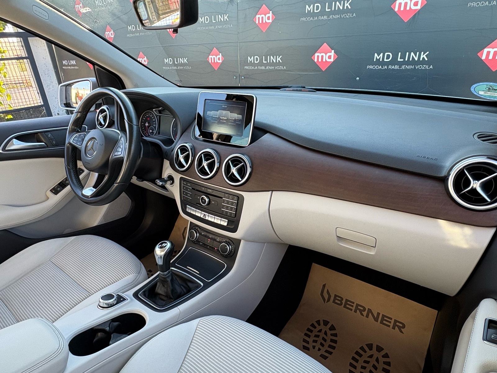 Mercedes-Benz B-klasa 180 CDI Executive, fotografija 11