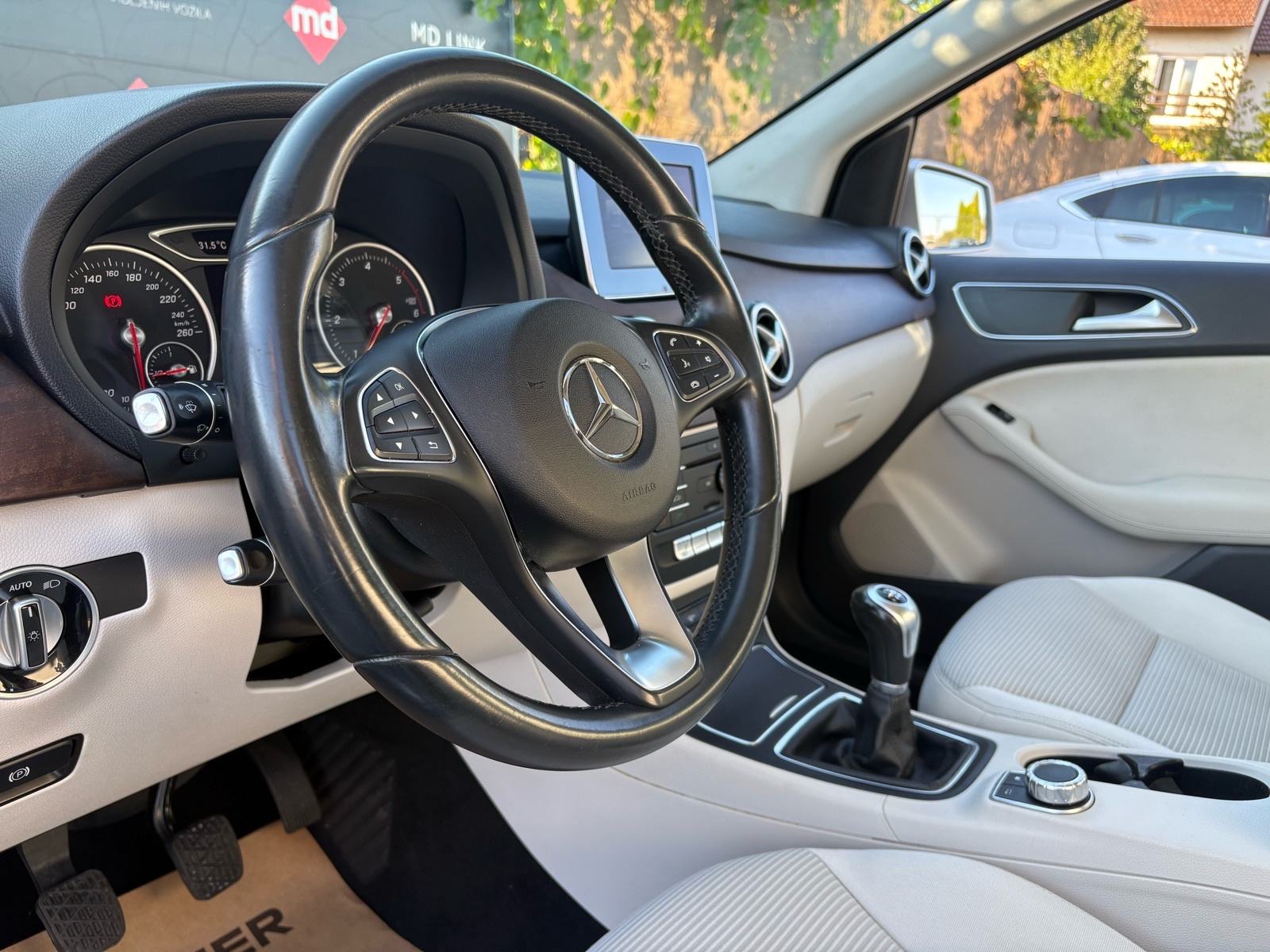 Mercedes-Benz B-klasa 180 CDI Executive, fotografija 8
