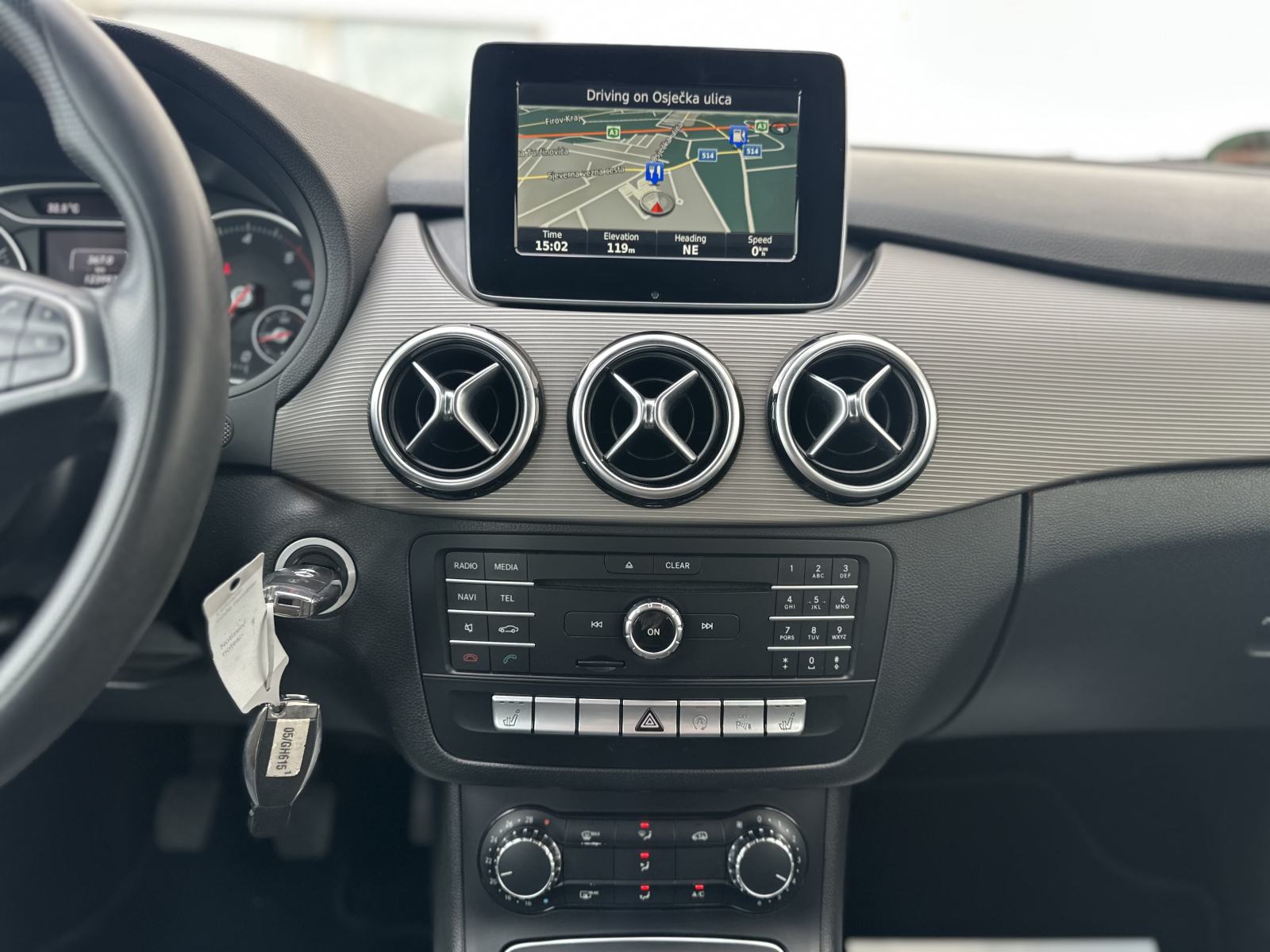 Mercedes-Benz B-klasa 180 CDI/LED/GR.SJEDALA/SENZORI/NAVI, fotografija 19