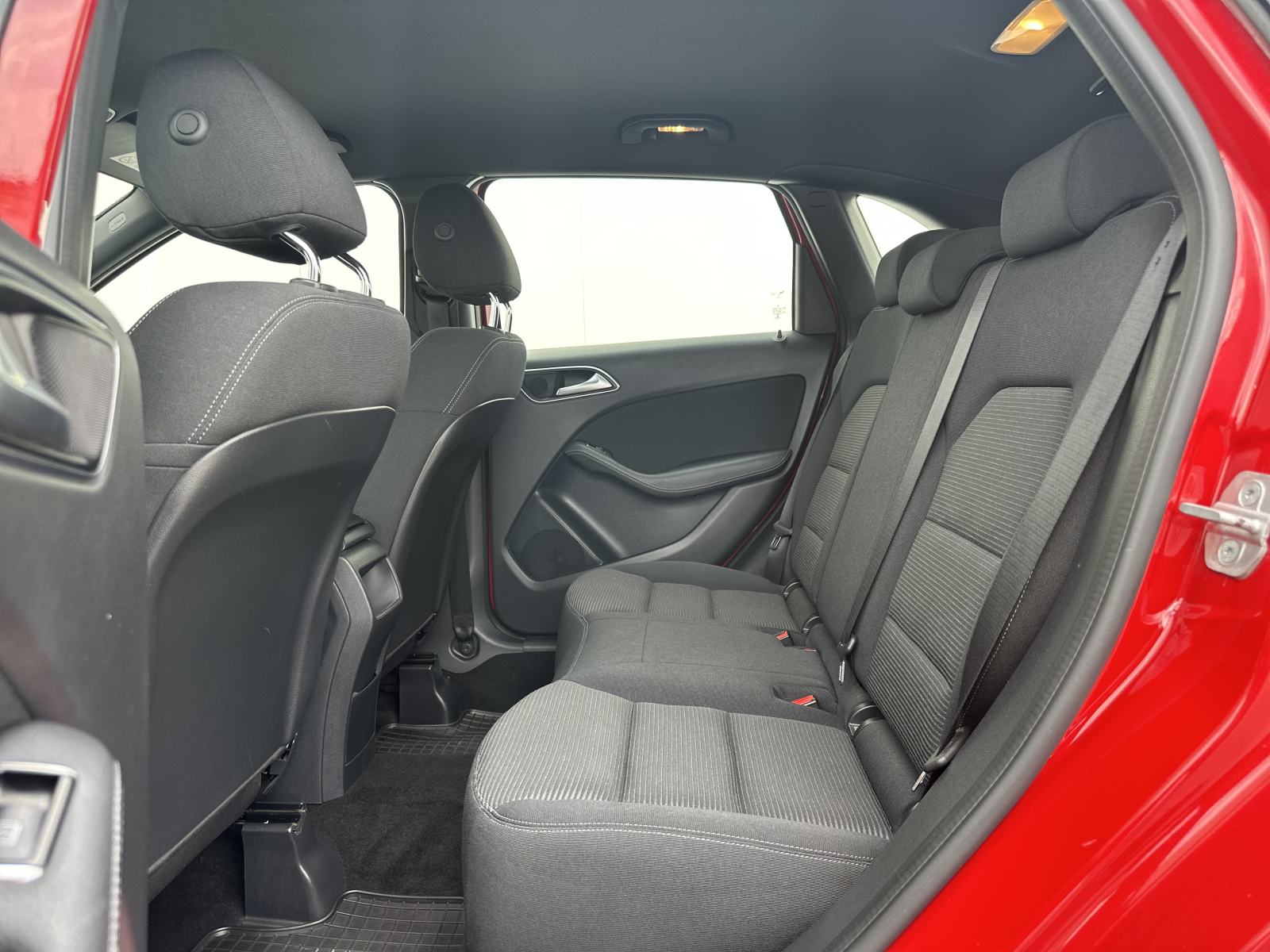 Mercedes-Benz B-klasa 180 CDI/LED/GR.SJEDALA/SENZORI/NAVI, fotografija 9