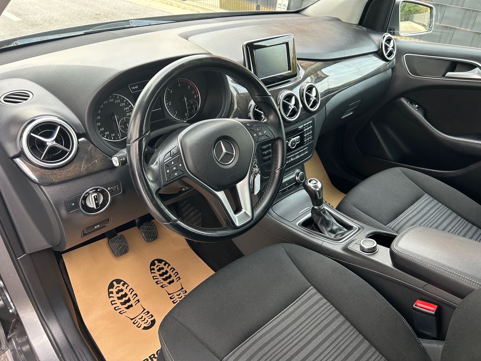 Mercedes-Benz B-klasa 180 CDI *NAVI - KLIMA - ALU18'' - AUTOKREDIT*, fotografija 13