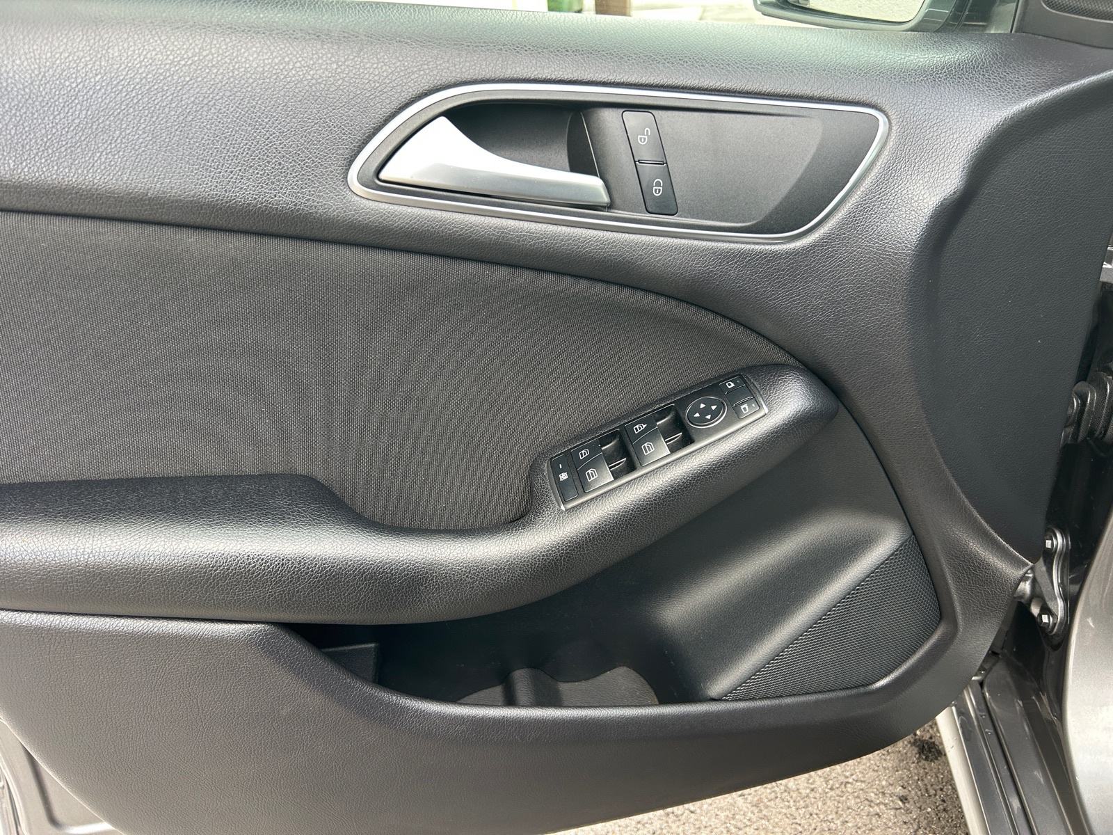 Mercedes-Benz B-klasa 180 CDI *NAVI - KLIMA - ALU18'' - AUTOKREDIT*, fotografija 19